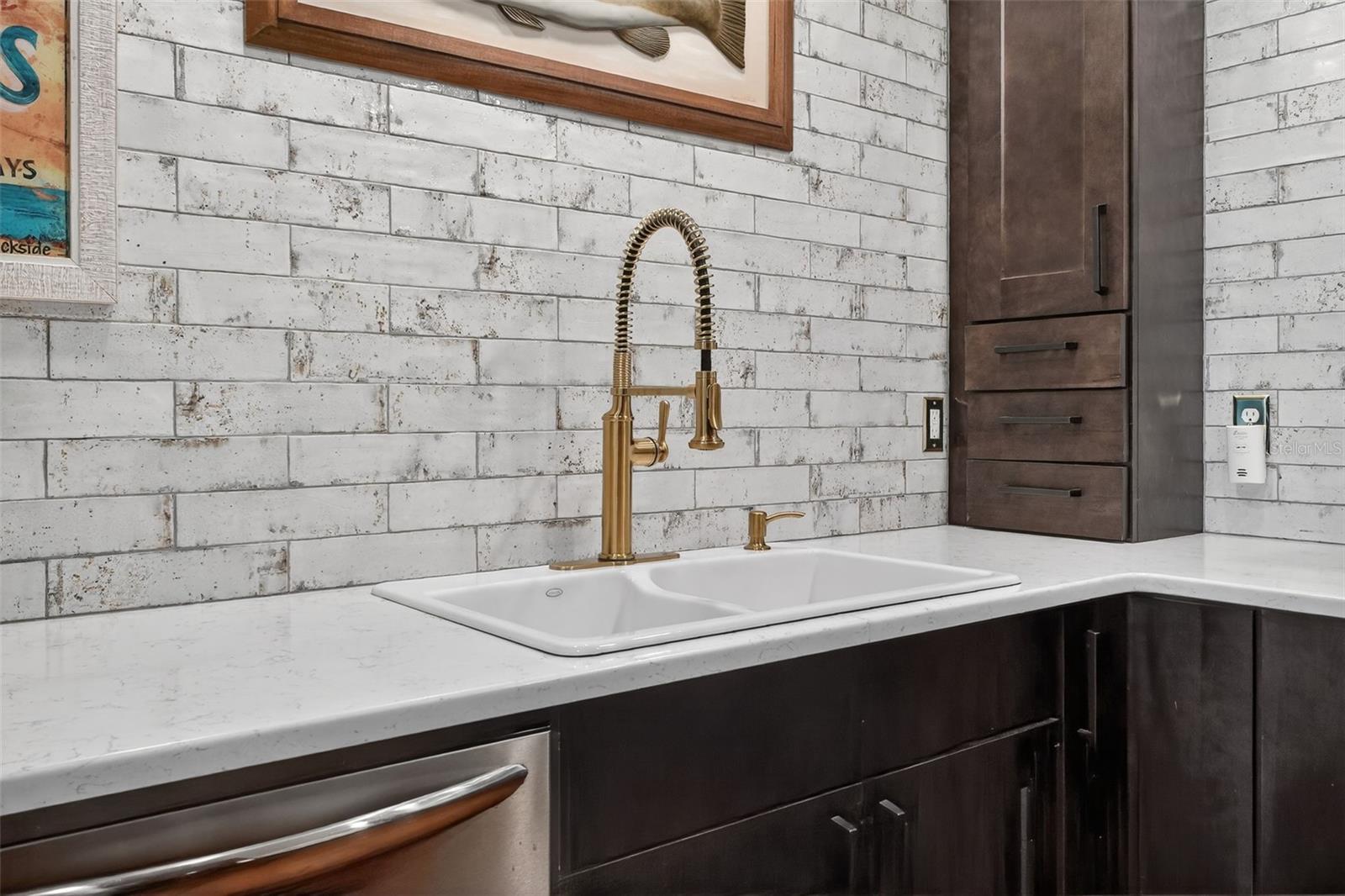 Image 25 of 70 For 6118 Atlantic Avenue