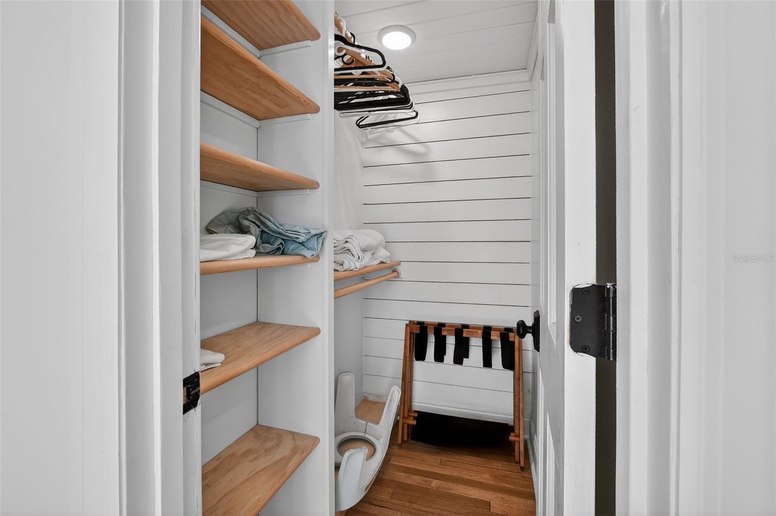 Image 28 of 70 For 6118 Atlantic Avenue