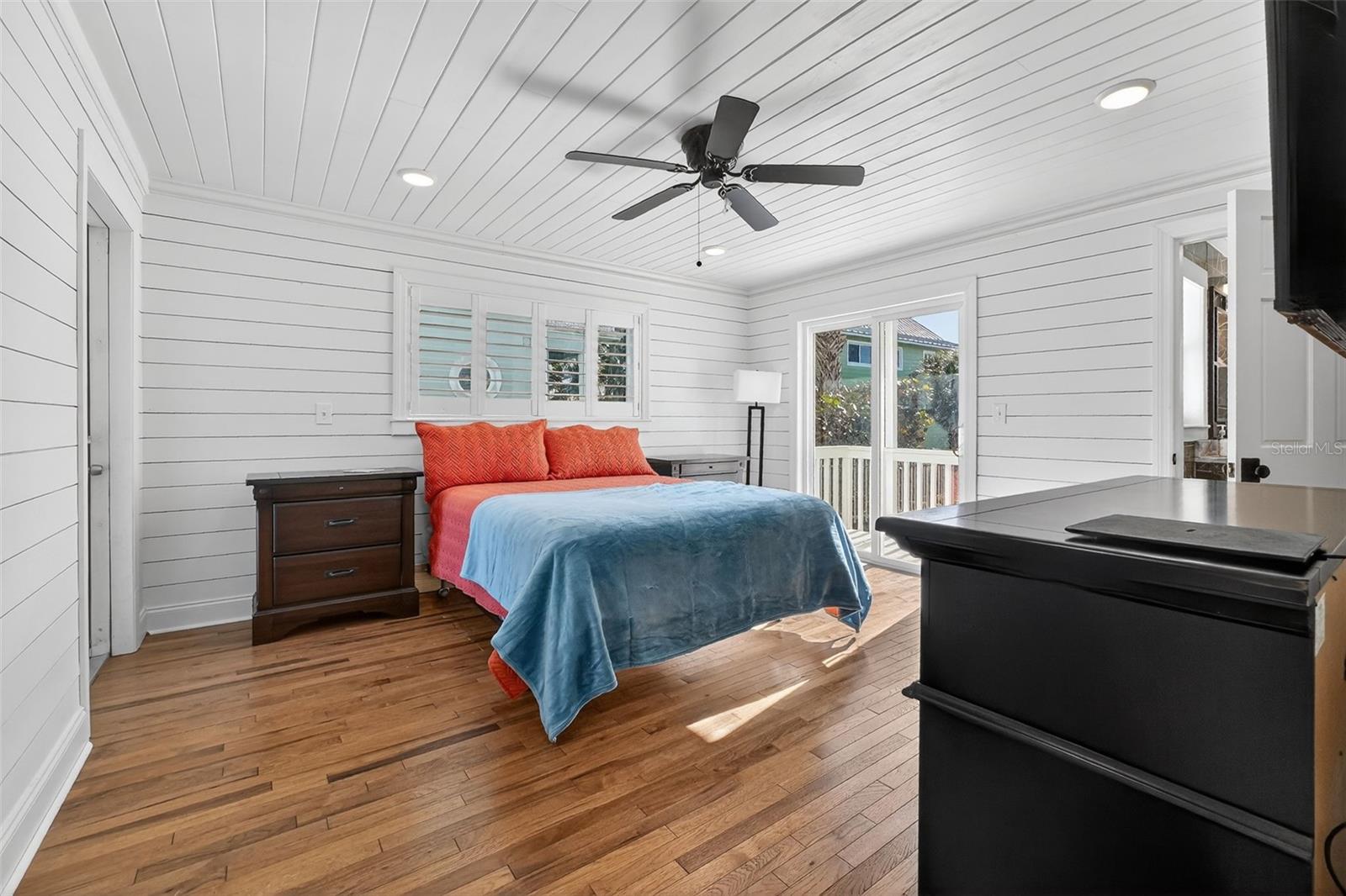 Image 29 of 70 For 6118 Atlantic Avenue