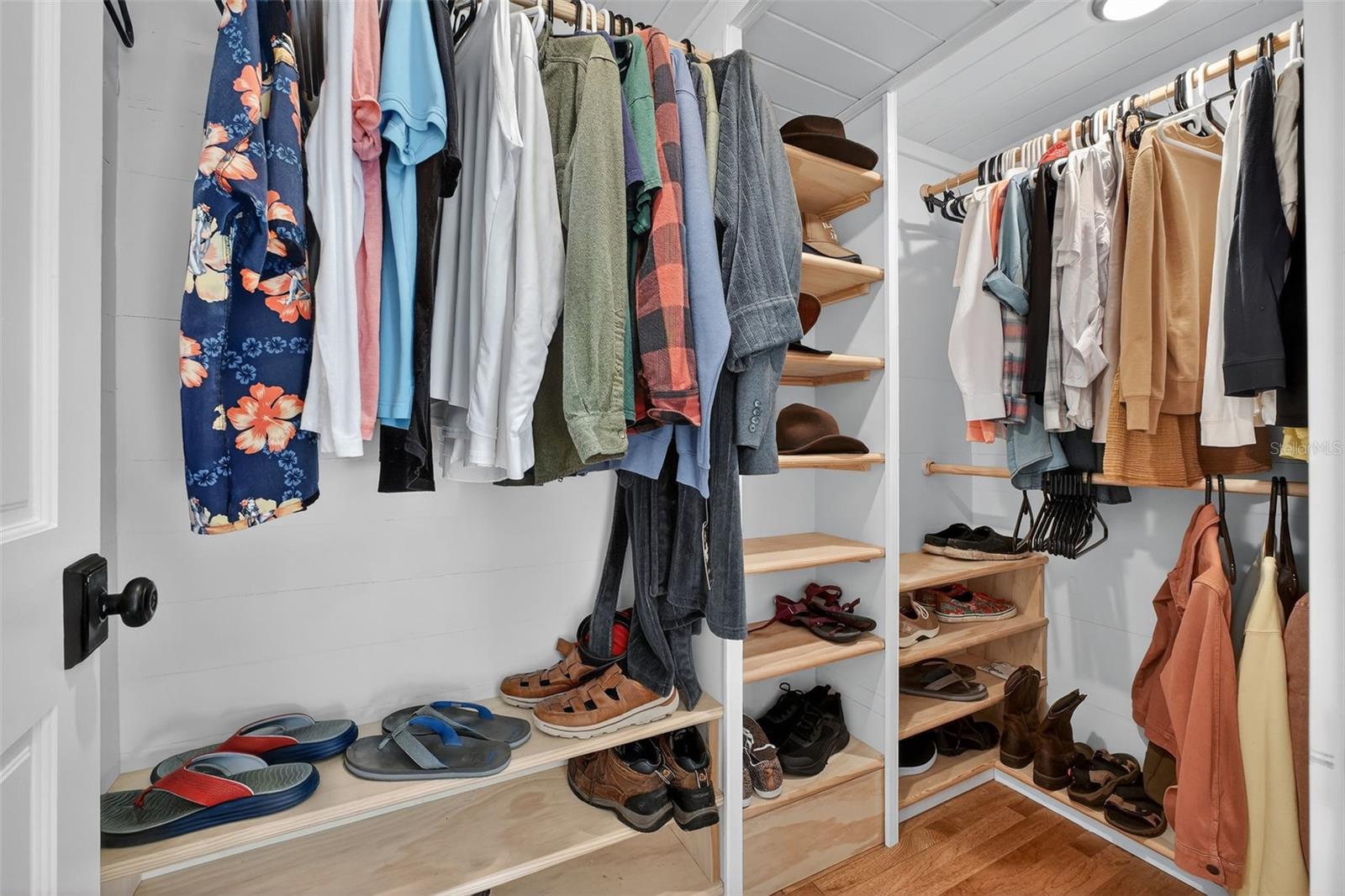 Image 32 of 70 For 6118 Atlantic Avenue