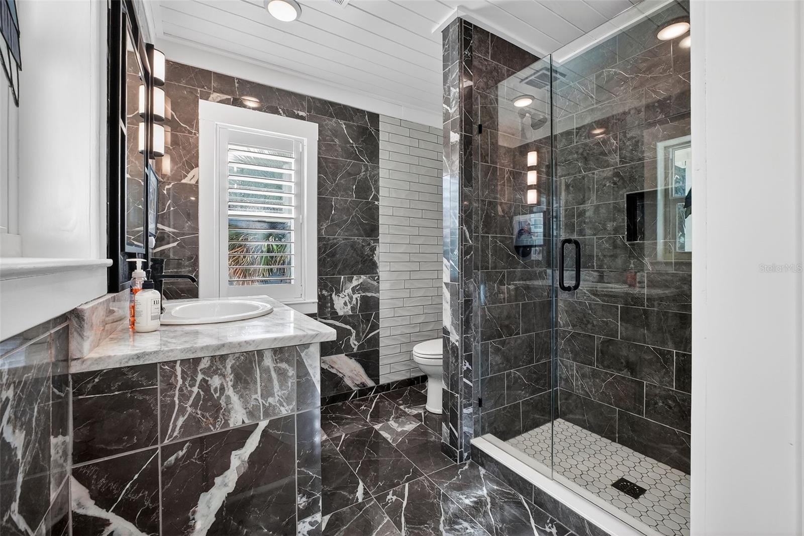 Image 34 of 70 For 6118 Atlantic Avenue