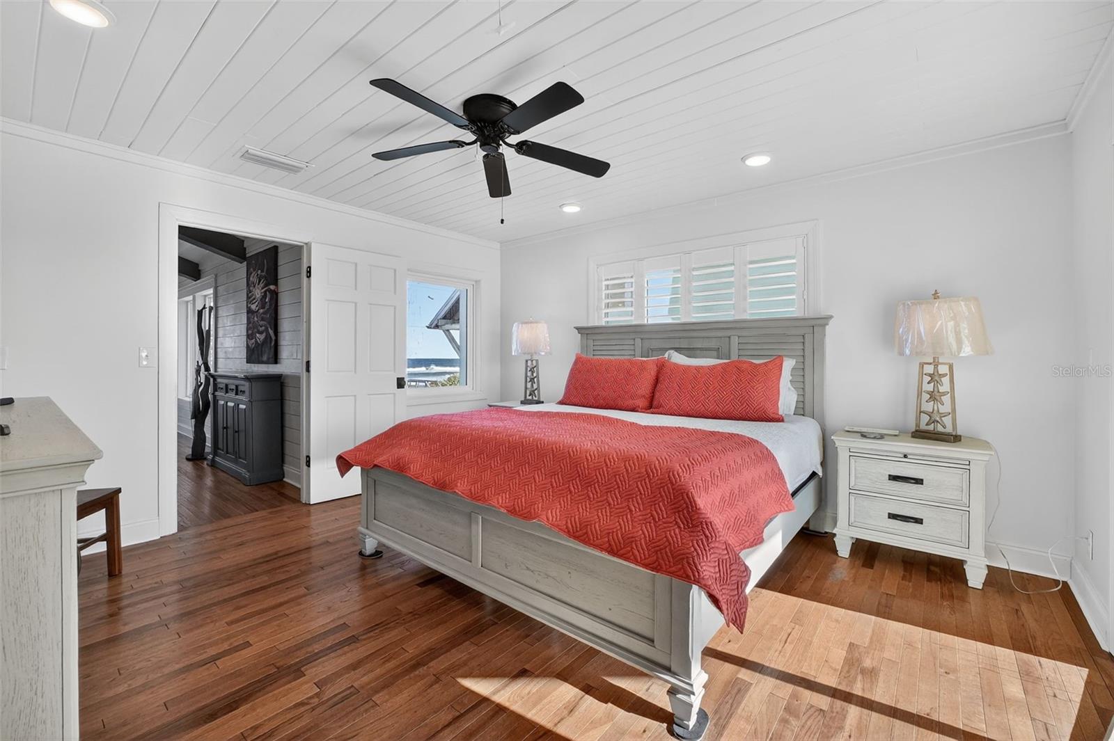 Image 35 of 70 For 6118 Atlantic Avenue