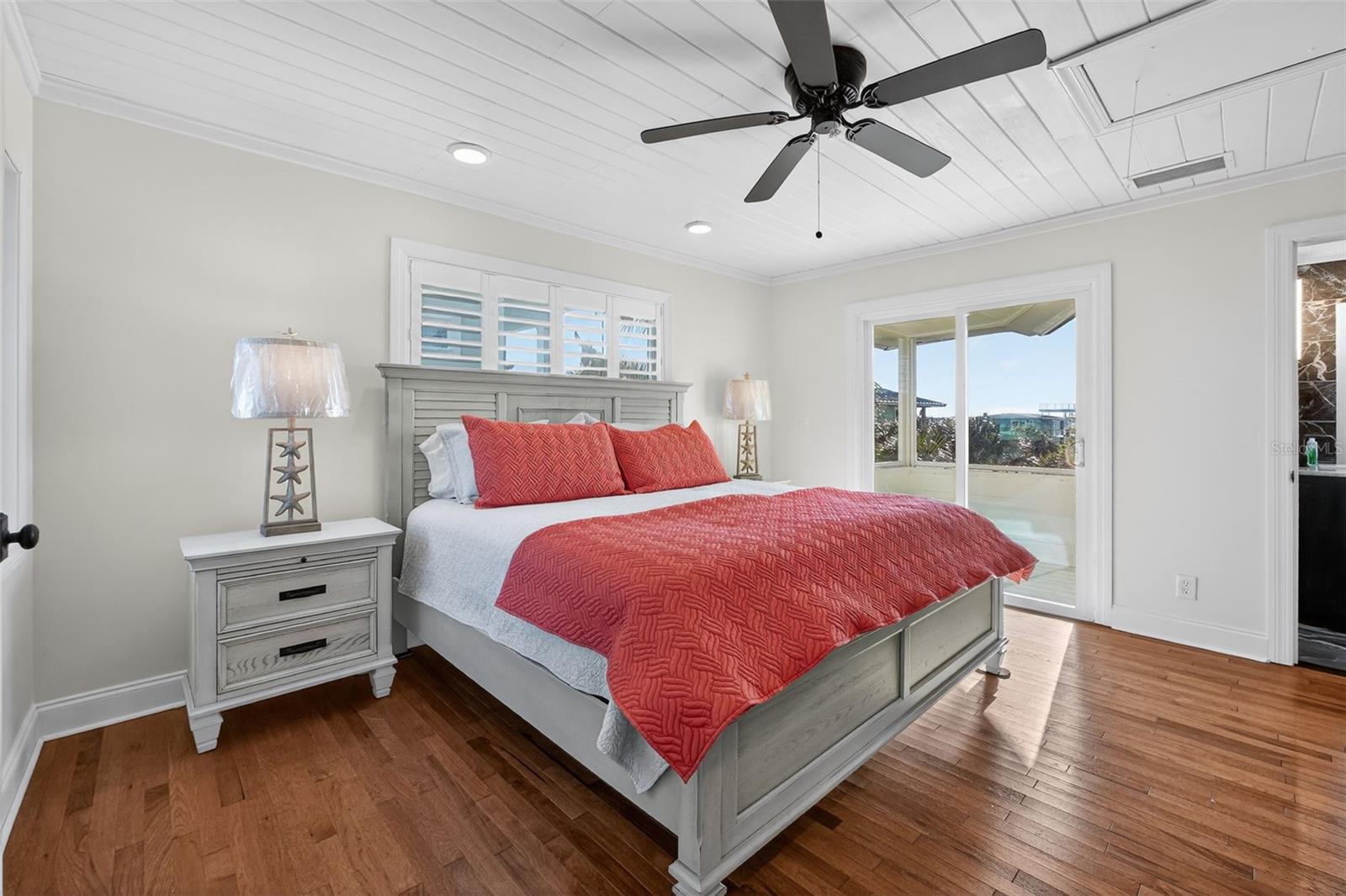 Image 36 of 70 For 6118 Atlantic Avenue