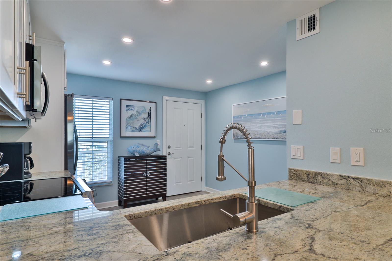 Image 4 of 27 For 3801 Atlantic Avenue Ut204