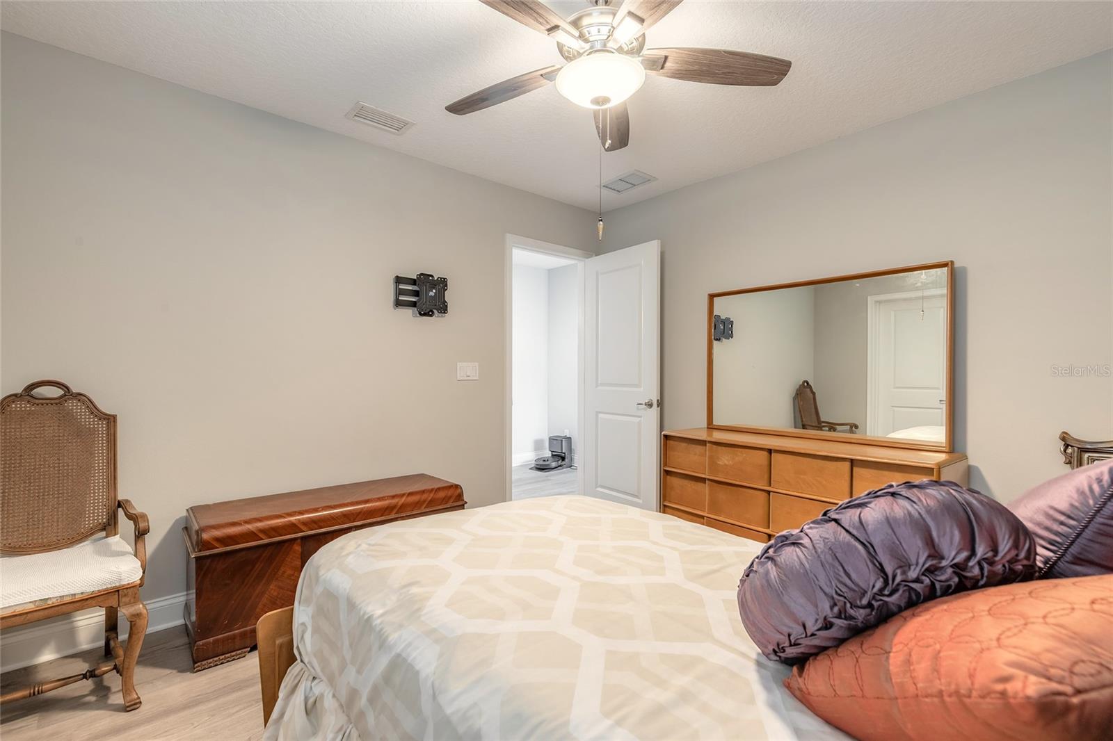 Image 29 of 71 For 3461 Medici Boulevard