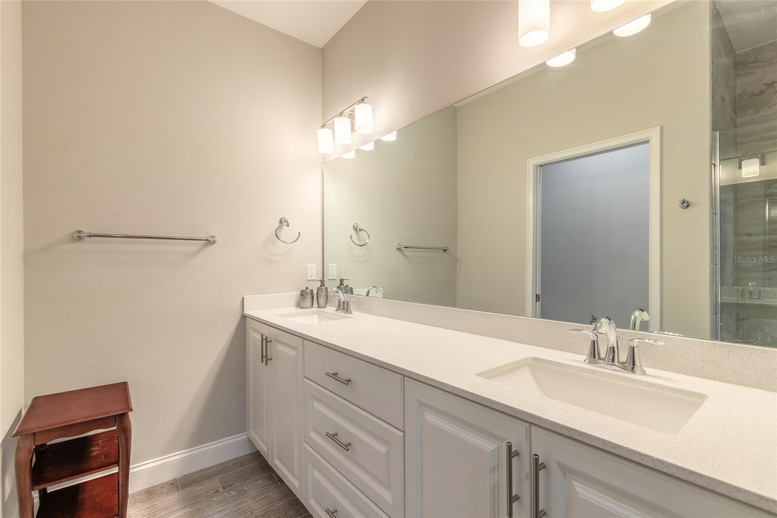 Image 41 of 71 For 3461 Medici Boulevard