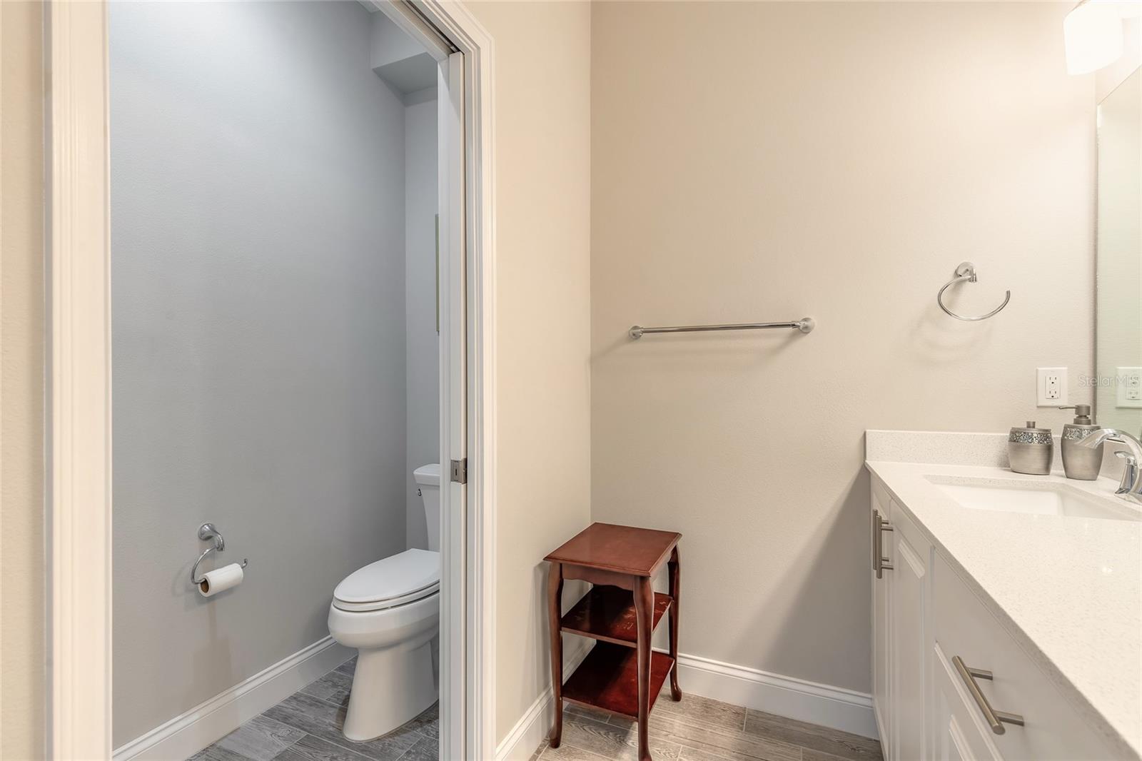 Image 42 of 71 For 3461 Medici Boulevard