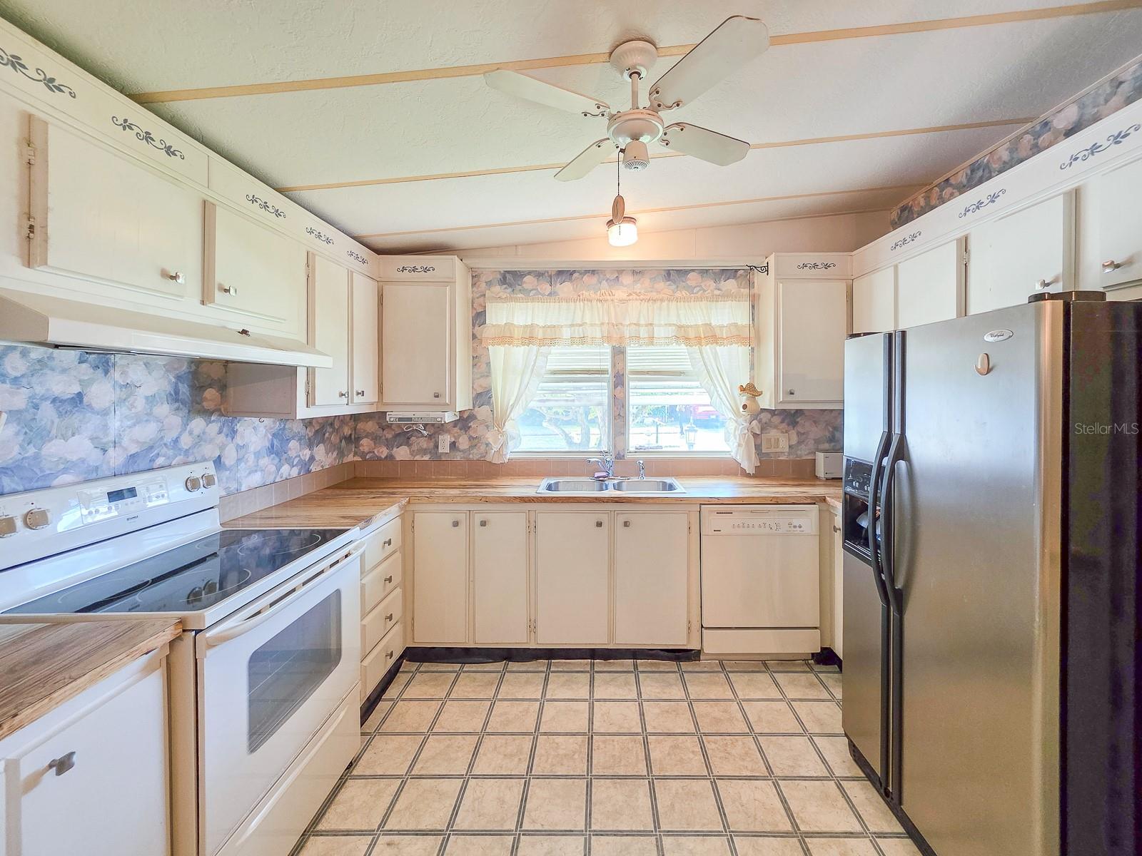 Image 16 of 42 For 719 Dove Avenue