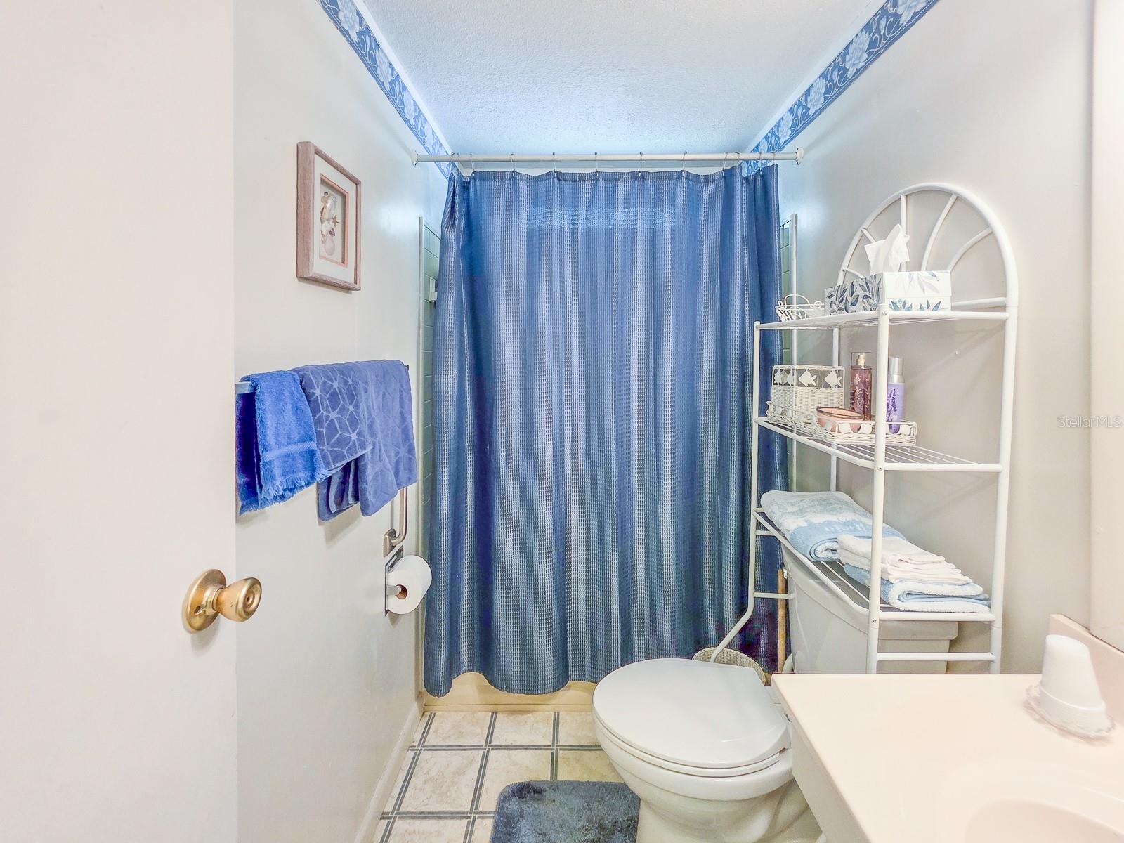 Image 27 of 42 For 719 Dove Avenue