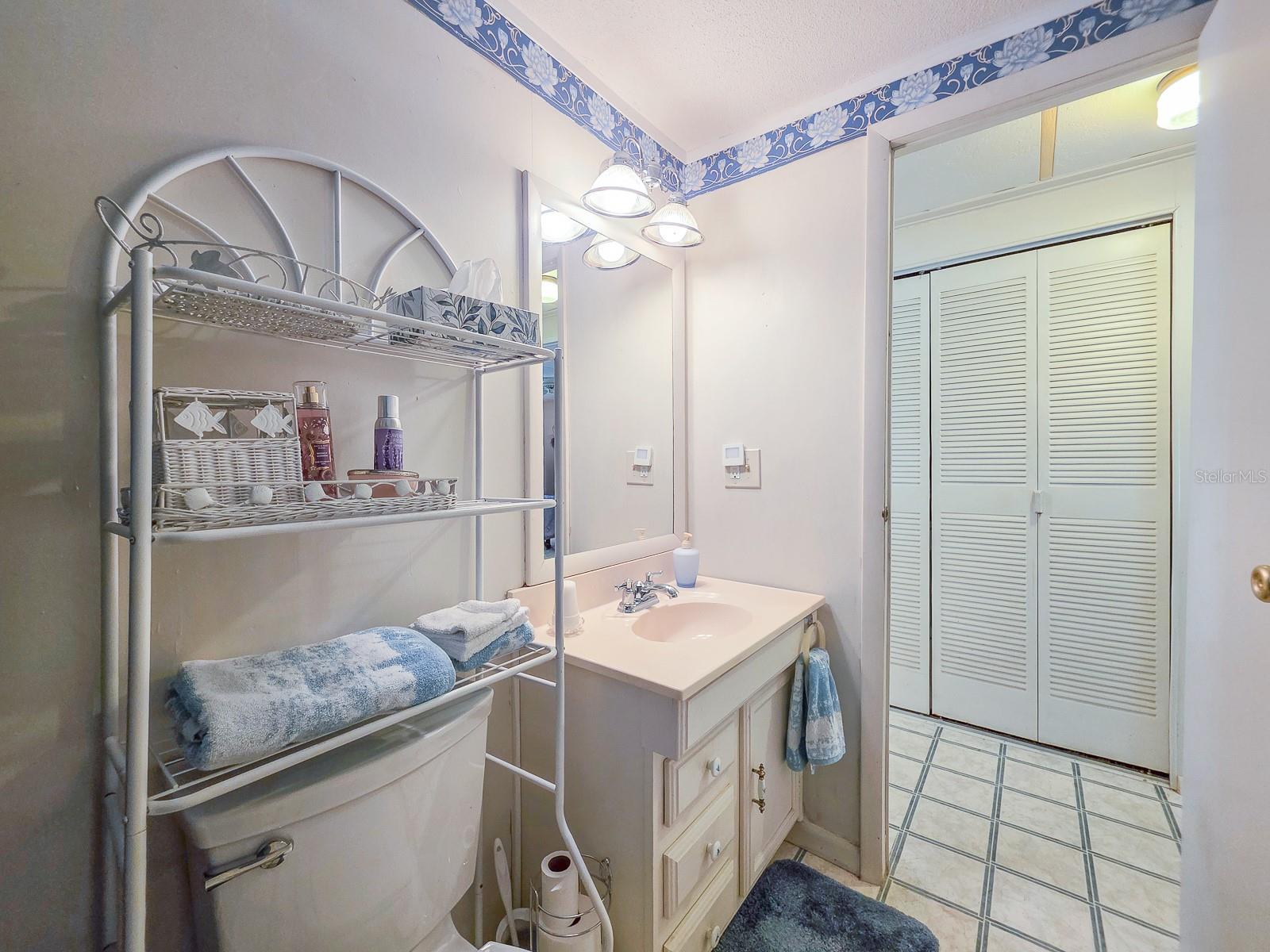 Image 28 of 42 For 719 Dove Avenue