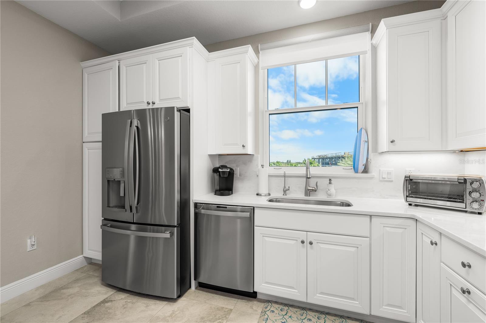 Image 12 of 50 For 1 Riverwalk Drive 401