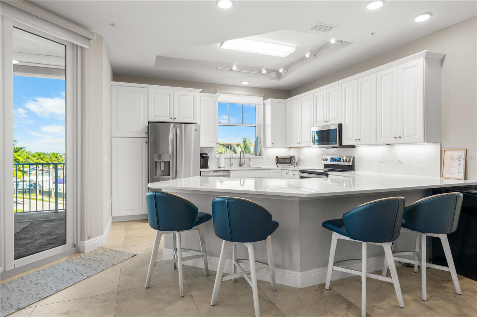 Image 14 of 50 For 1 Riverwalk Drive 401