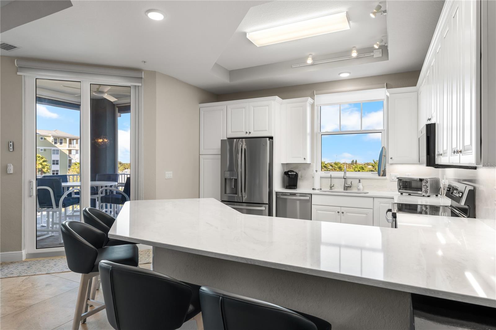 Image 15 of 50 For 1 Riverwalk Drive 401