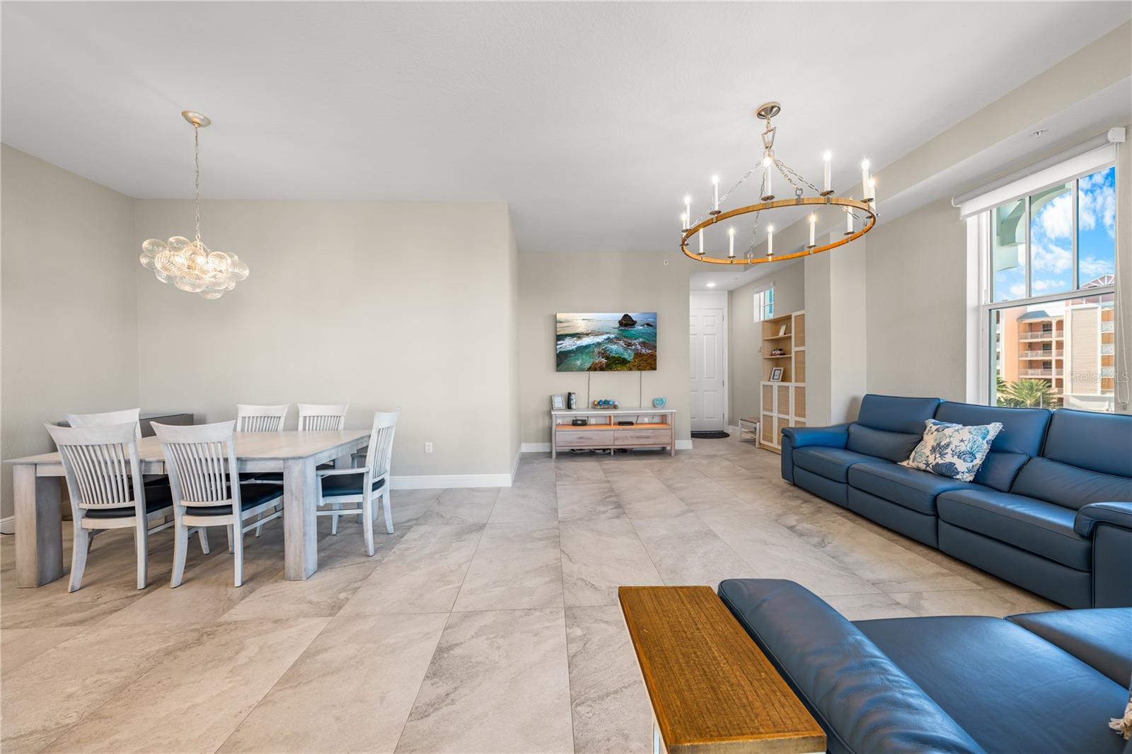 Image 17 of 50 For 1 Riverwalk Drive 401