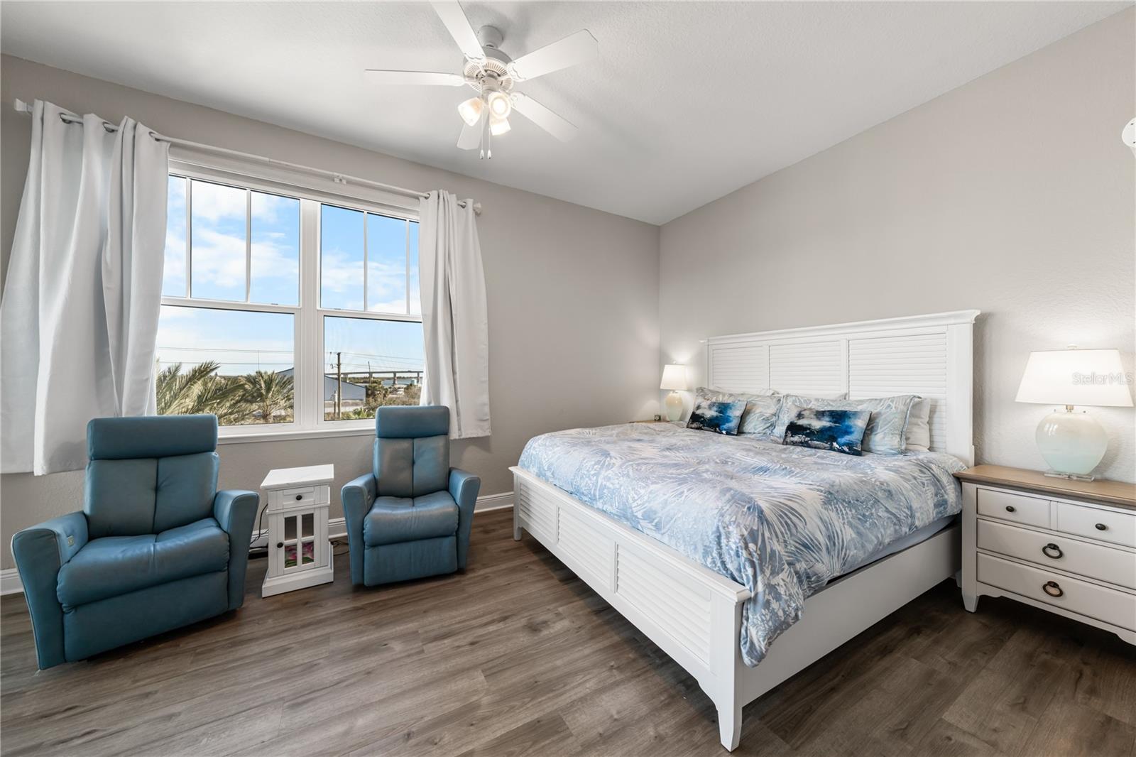 Image 23 of 50 For 1 Riverwalk Drive 401