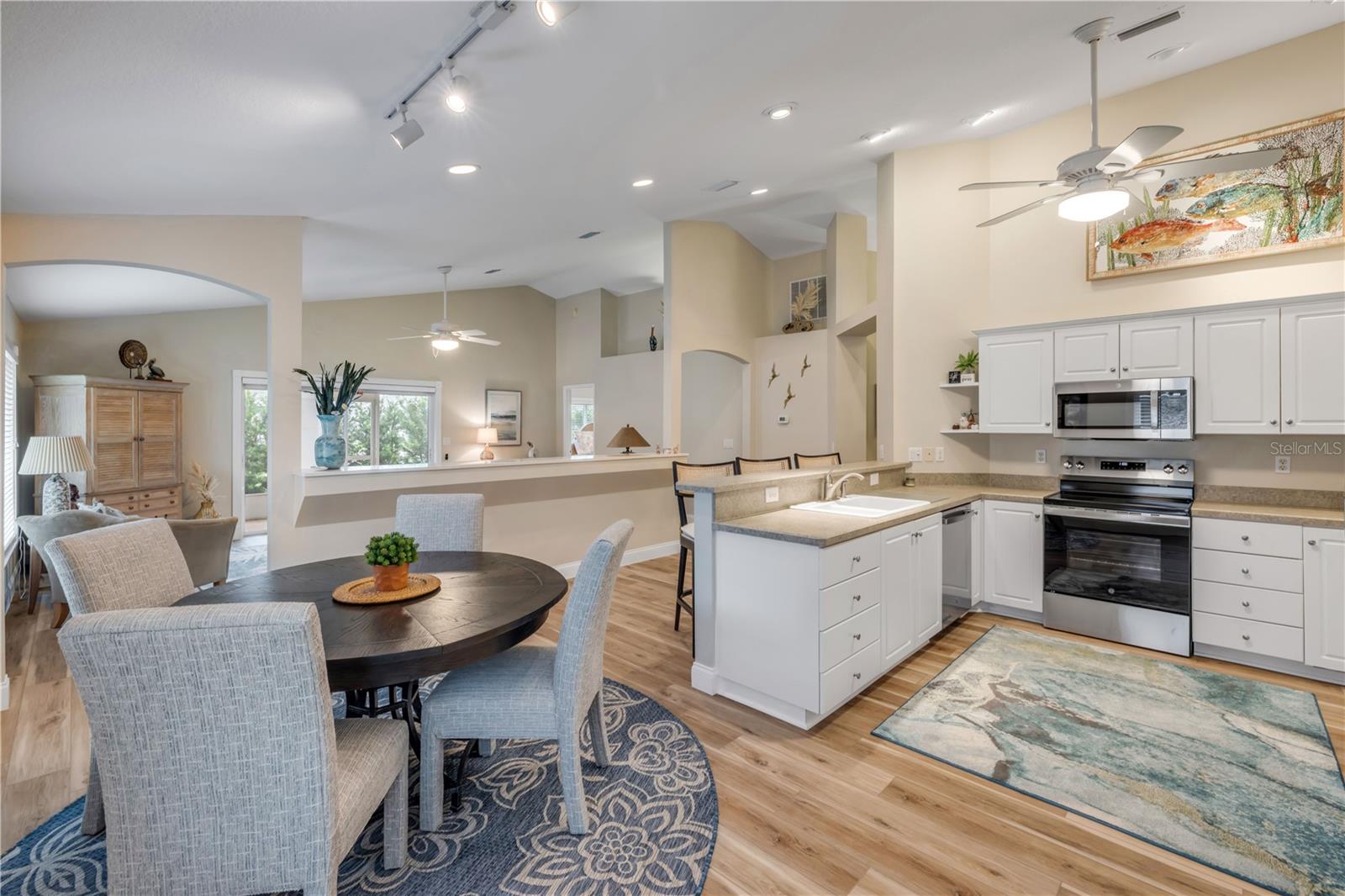 Image 13 of 44 For 682 Middlebury Loop