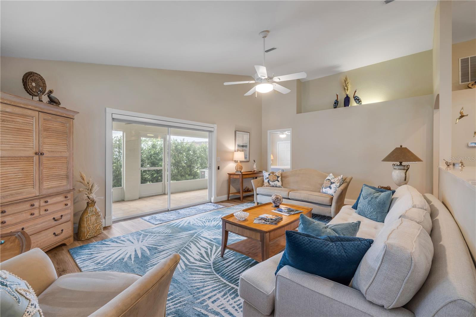 Image 20 of 44 For 682 Middlebury Loop