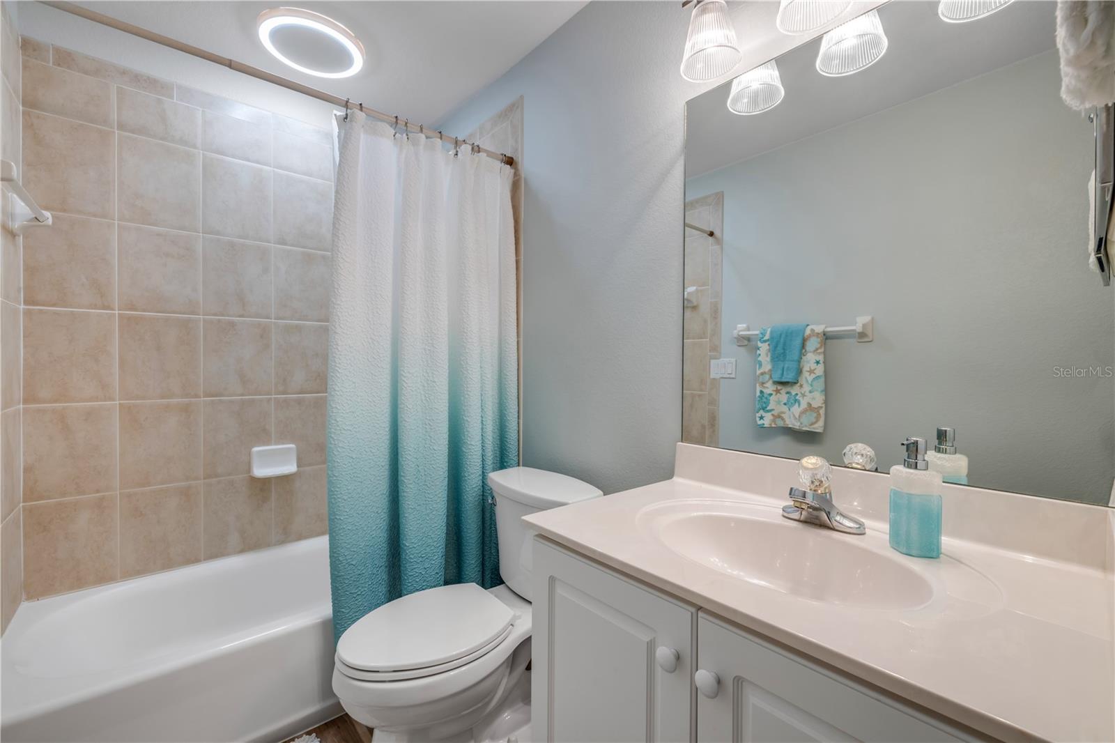 Image 24 of 44 For 682 Middlebury Loop