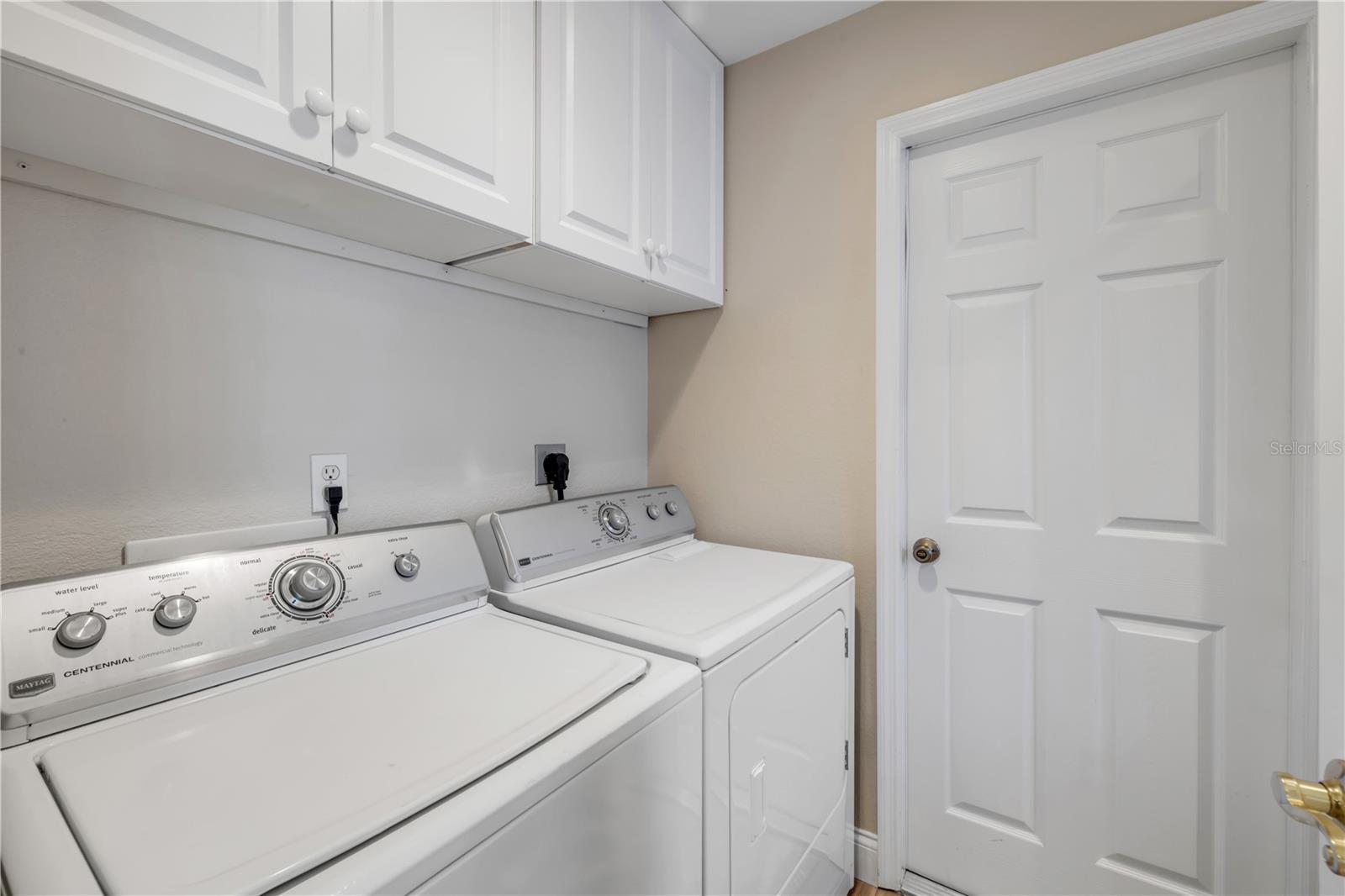 Image 27 of 44 For 682 Middlebury Loop