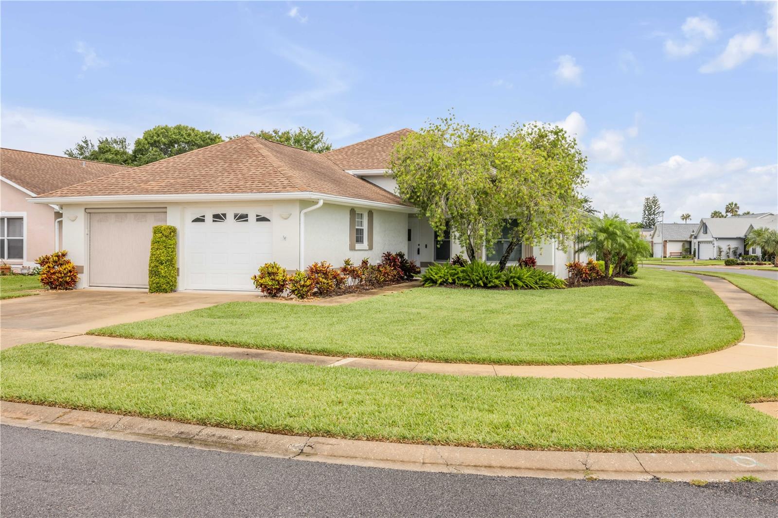 Image 3 of 44 For 682 Middlebury Loop