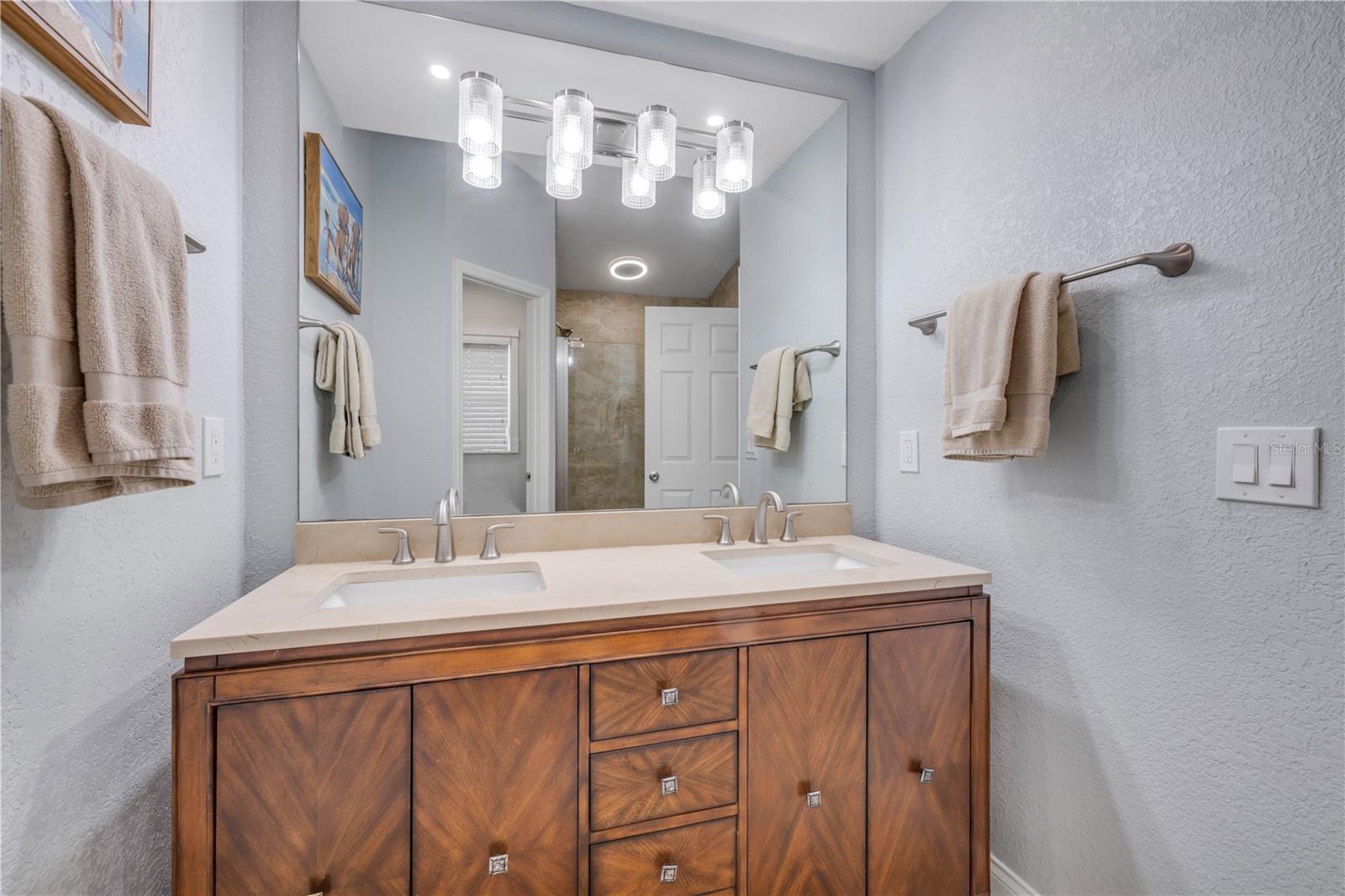 Image 32 of 44 For 682 Middlebury Loop