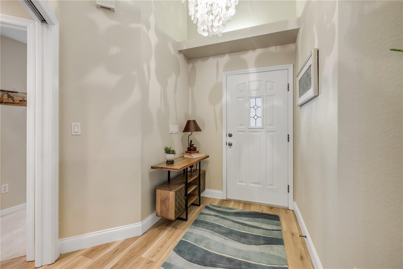 Image 5 of 44 For 682 Middlebury Loop