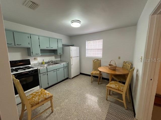 Image 15 of 30 For 408 Oak Street