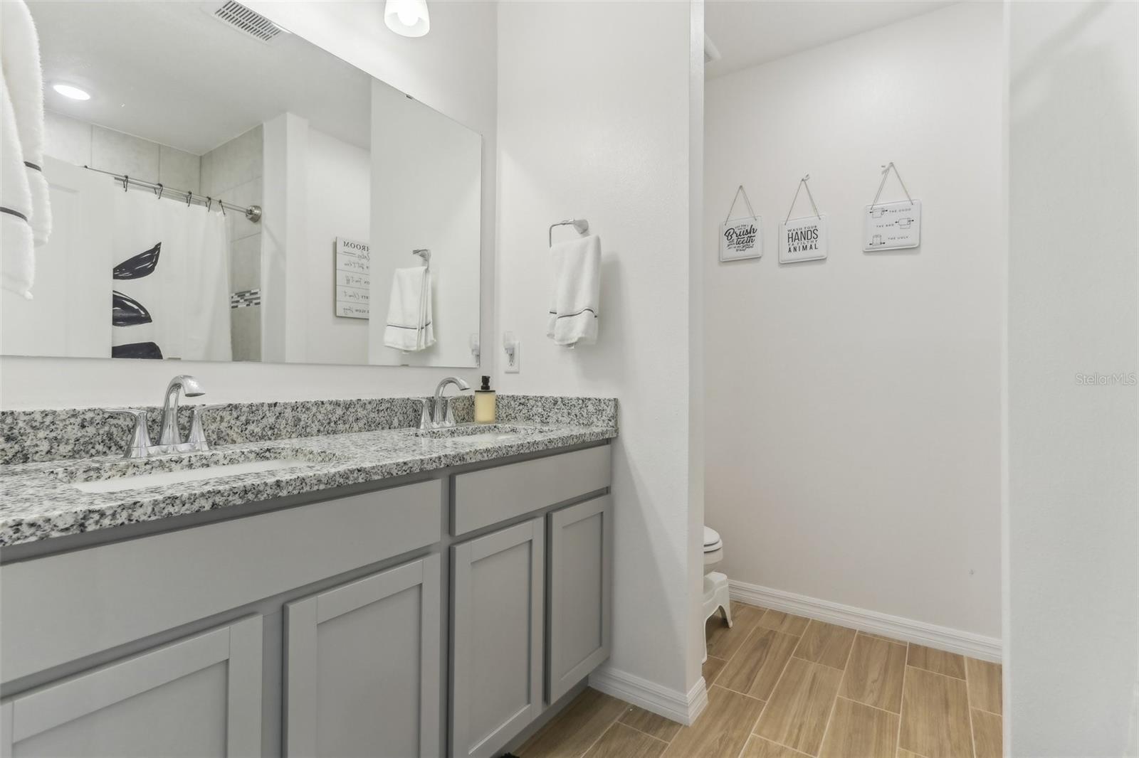 Image 15 of 40 For 4122 Sagefield Drive