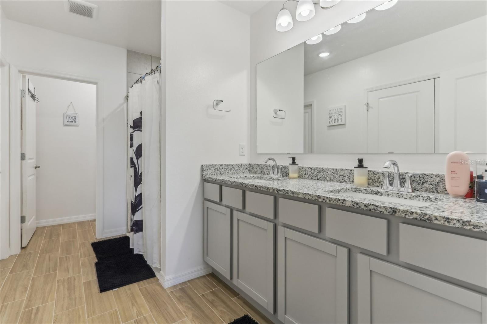 Image 24 of 40 For 4122 Sagefield Drive