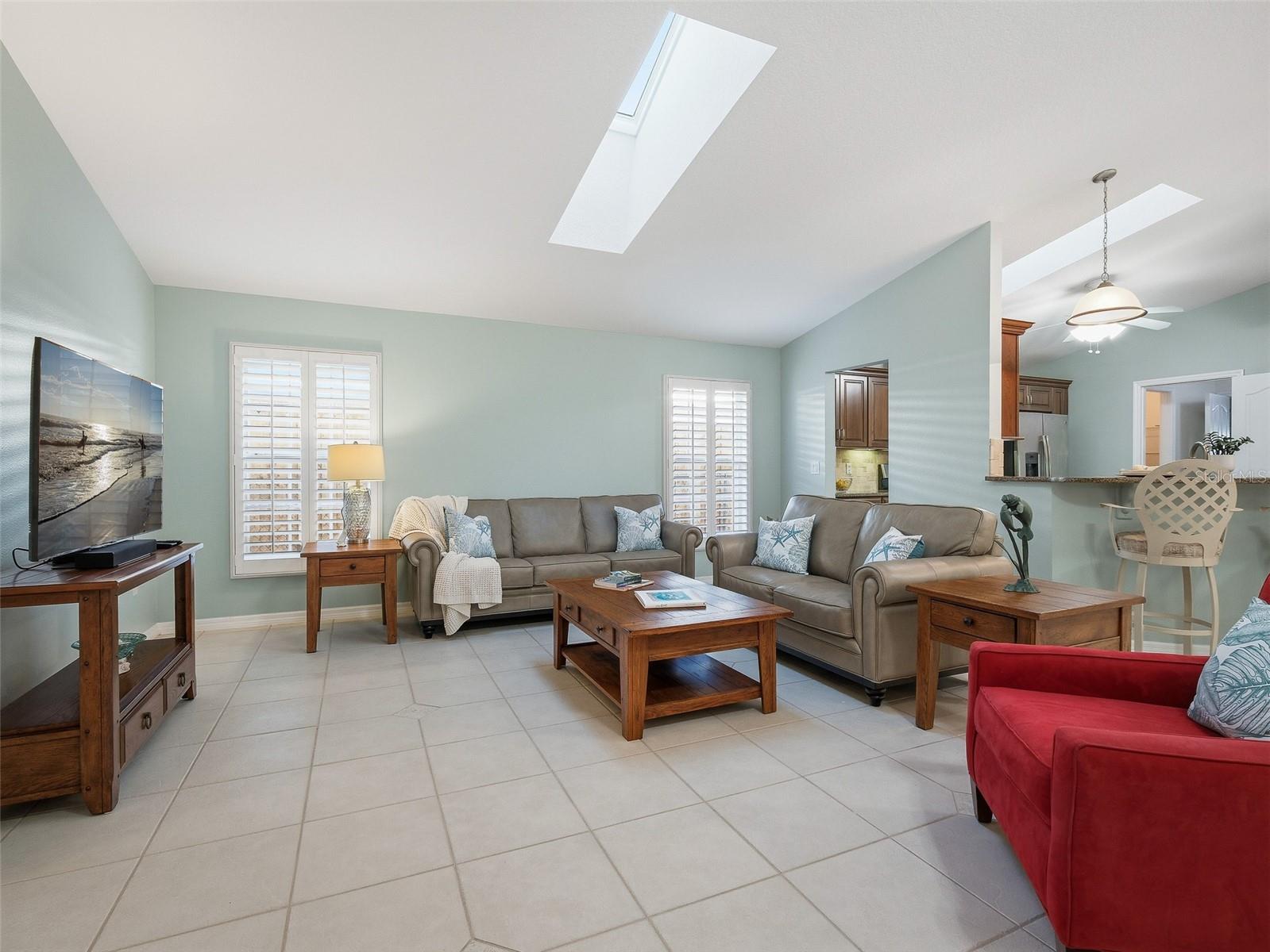 Image 13 of 62 For 2014 Peninsula Avenue