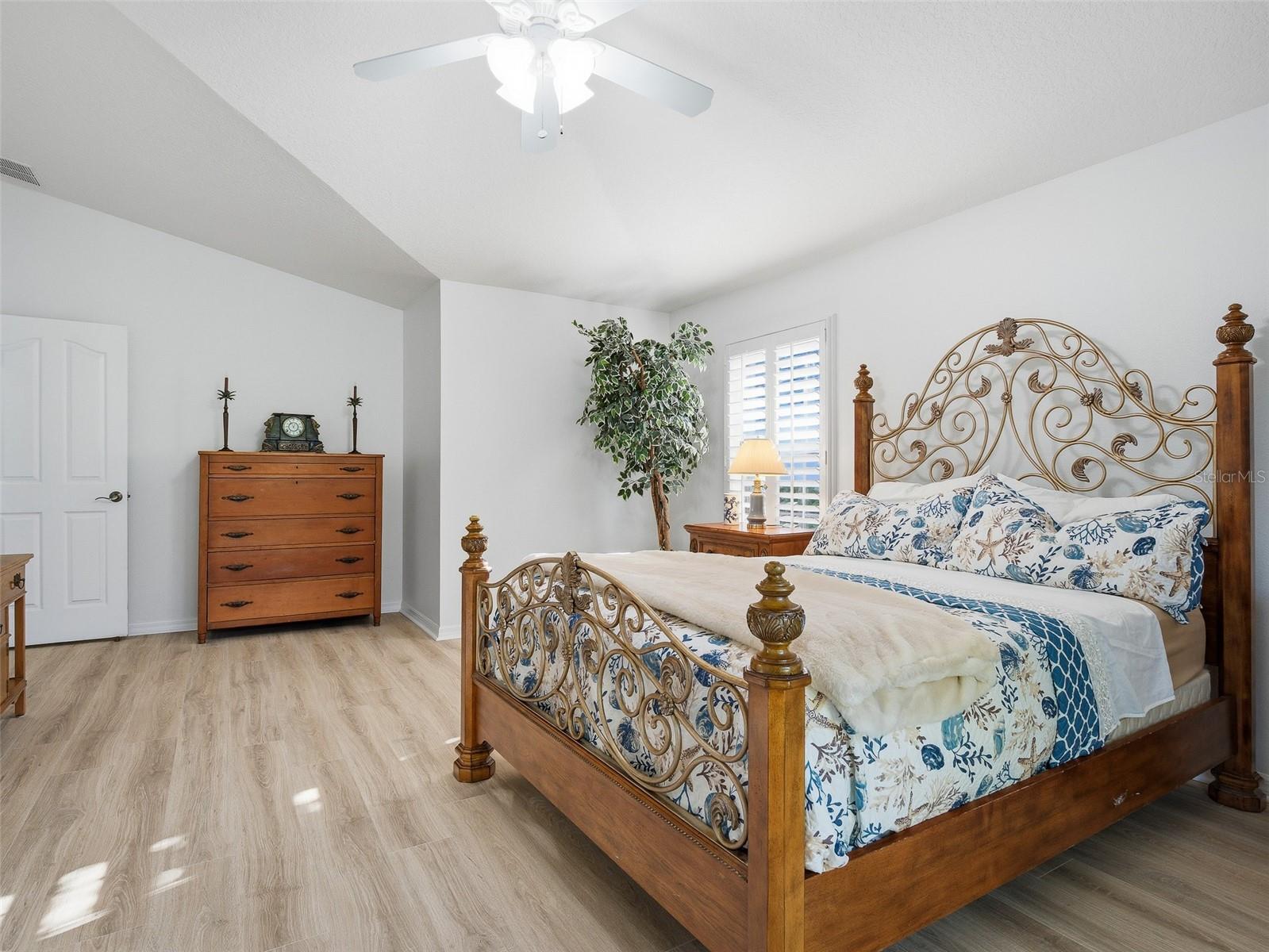 Image 29 of 62 For 2014 Peninsula Avenue