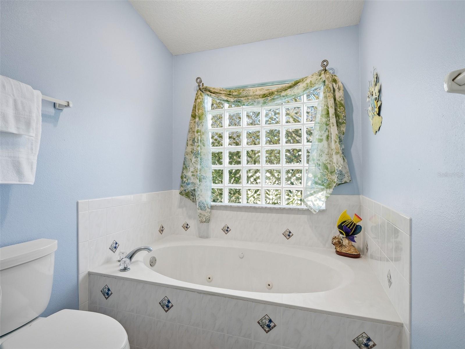 Image 36 of 62 For 2014 Peninsula Avenue