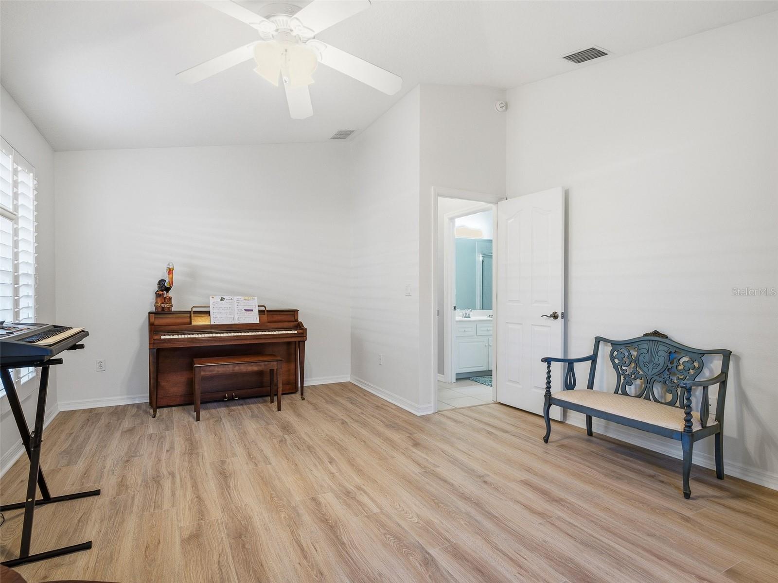 Image 39 of 62 For 2014 Peninsula Avenue