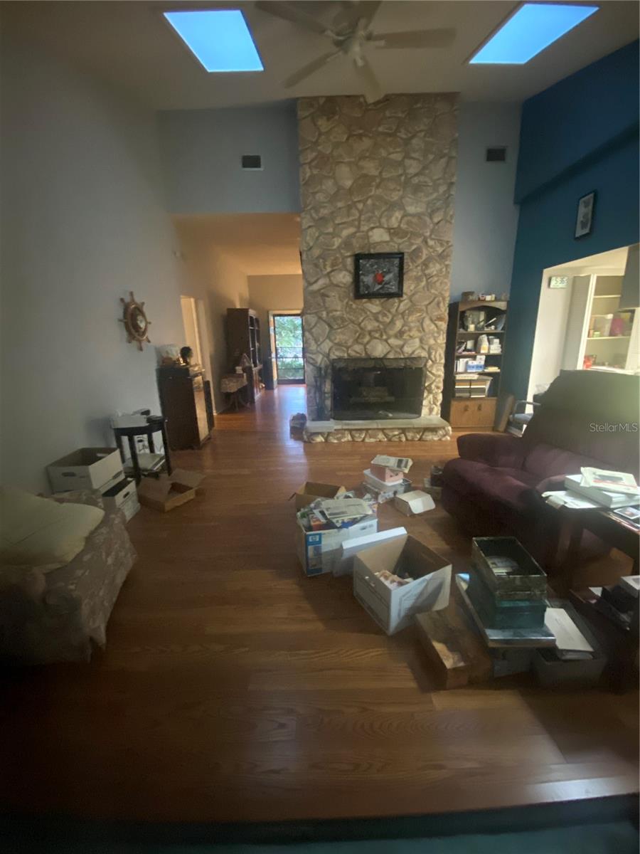 Image 13 of 39 For 2432 Woodland Drive