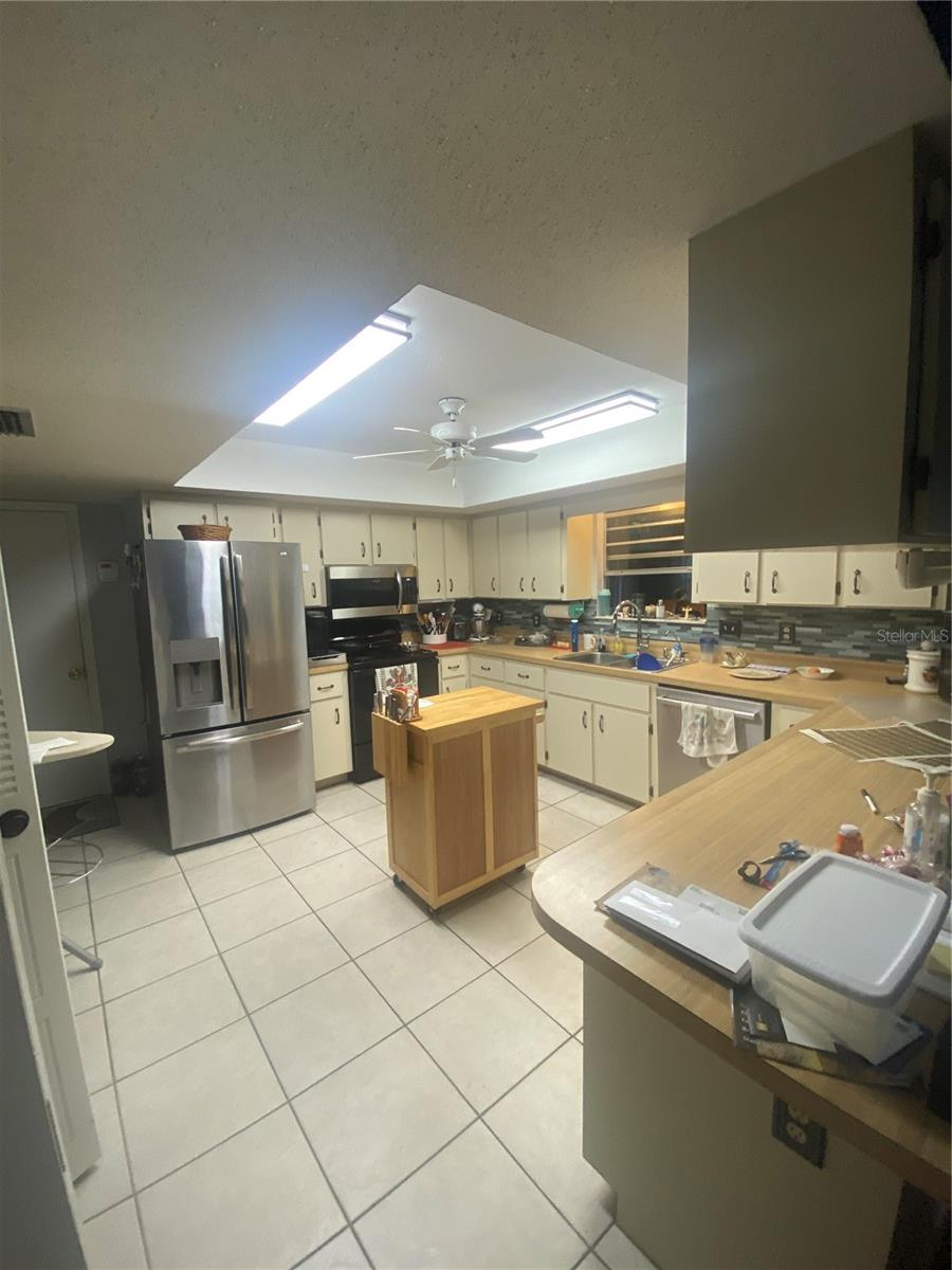 Image 14 of 39 For 2432 Woodland Drive