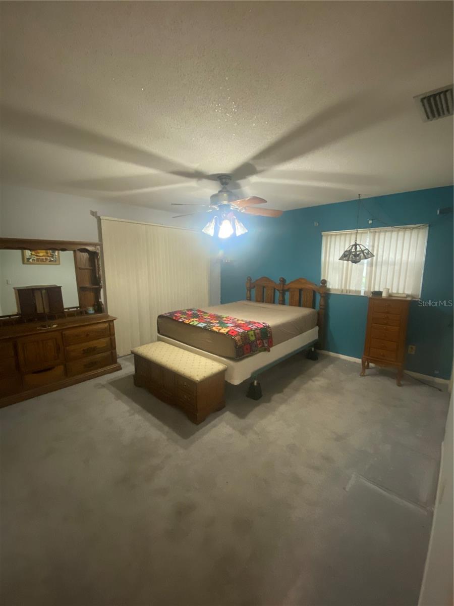 Image 18 of 39 For 2432 Woodland Drive