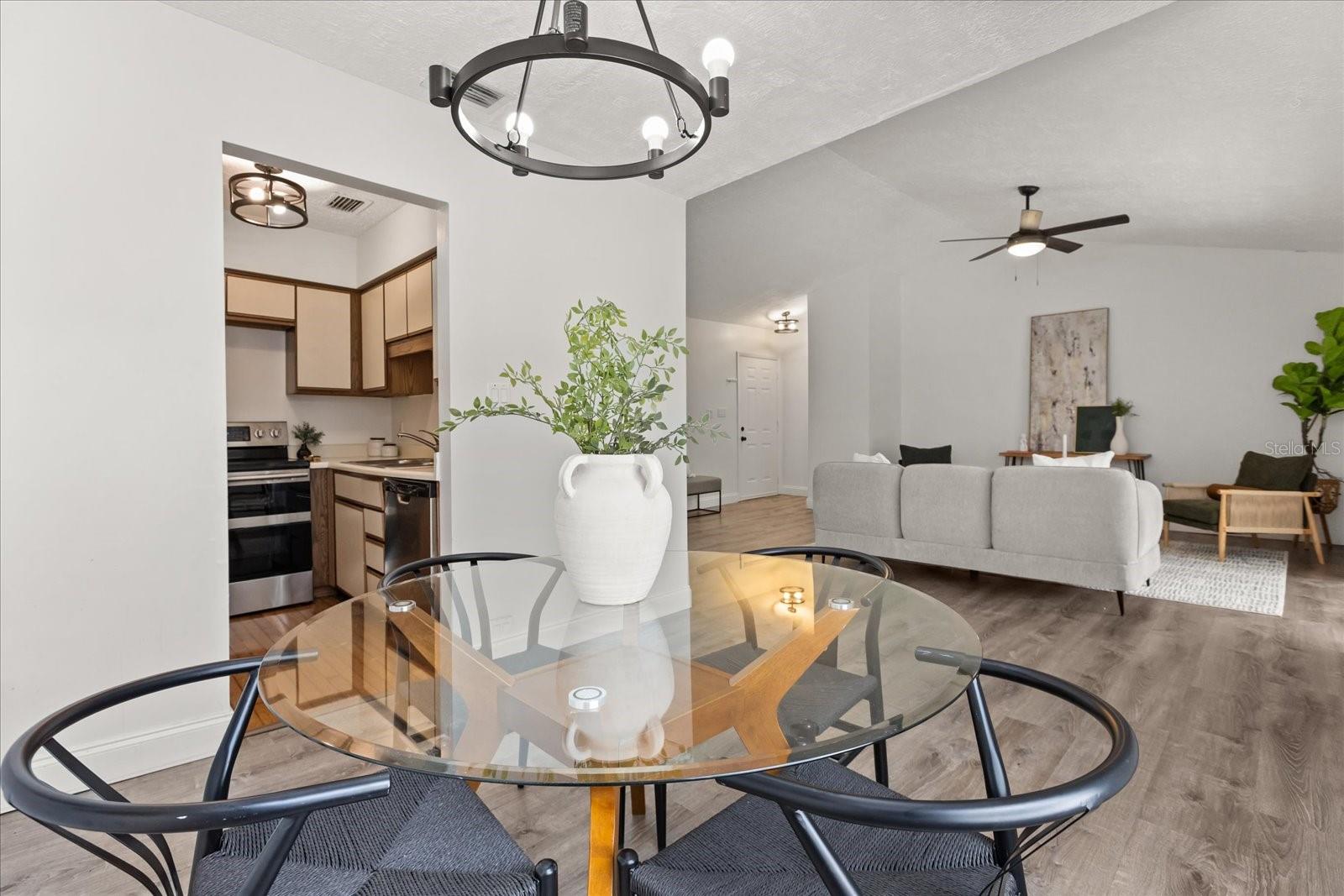 Image 10 of 28 For 494 Par Street