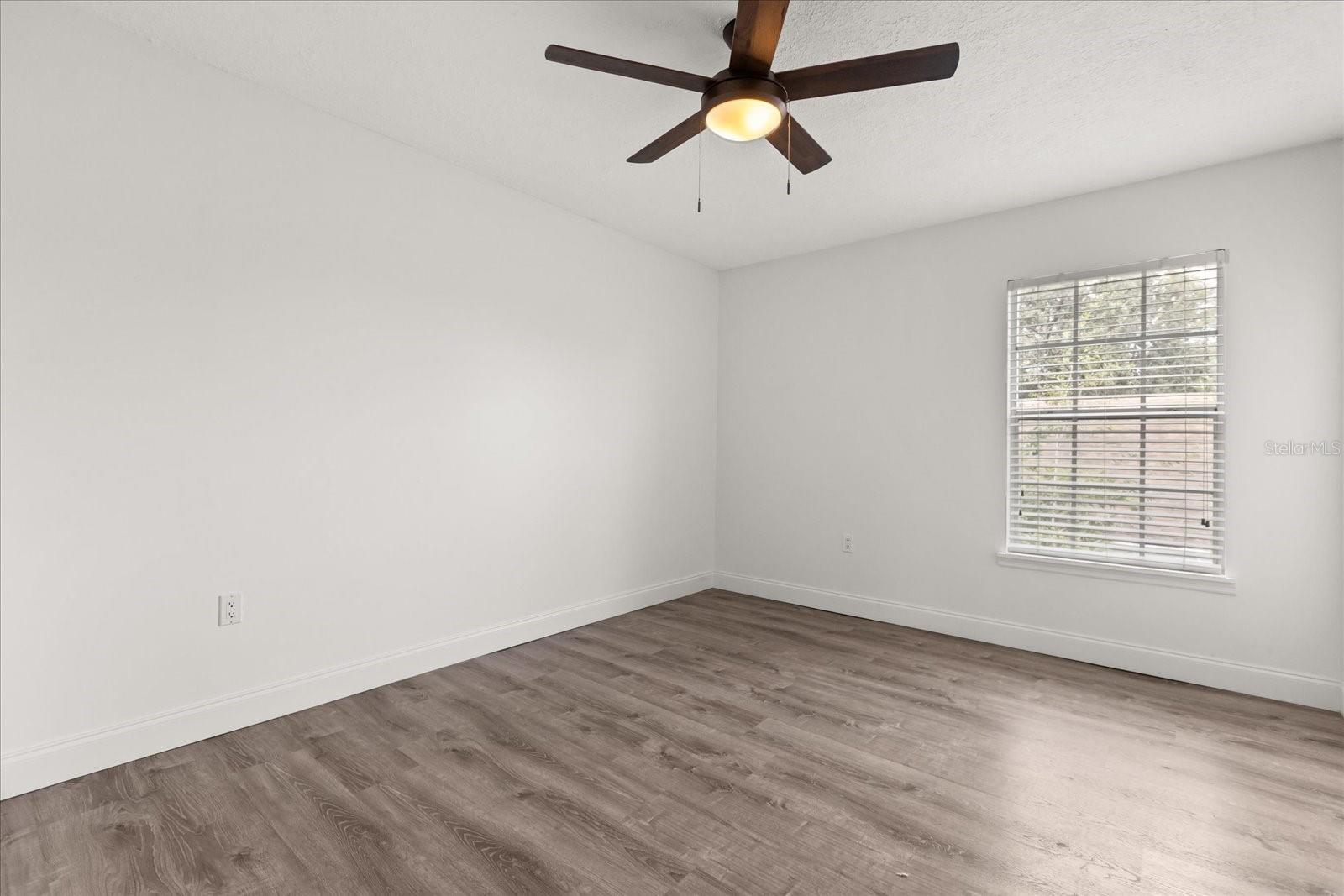 Image 16 of 28 For 494 Par Street