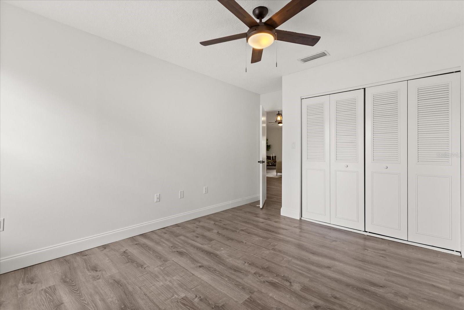 Image 17 of 28 For 494 Par Street