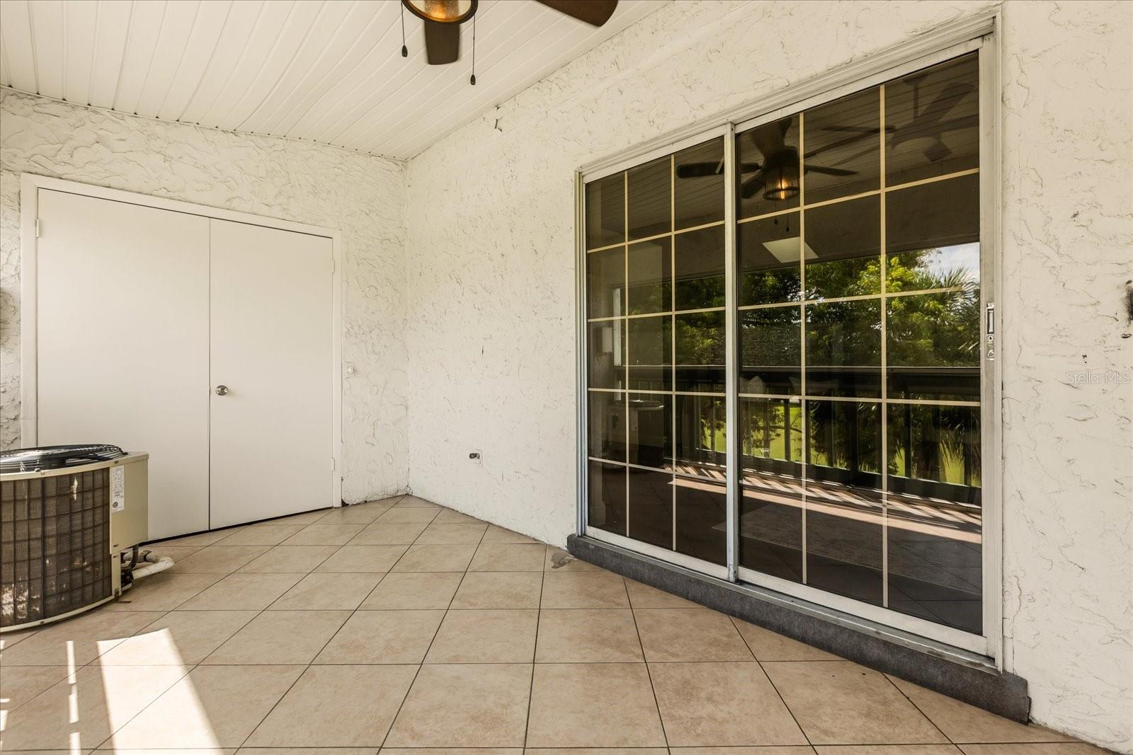 Image 20 of 28 For 494 Par Street