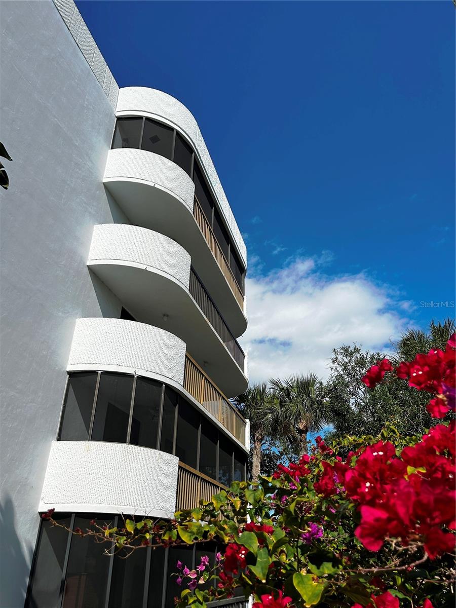 Image 3 of 50 For 300 Columbia Drive 208-1