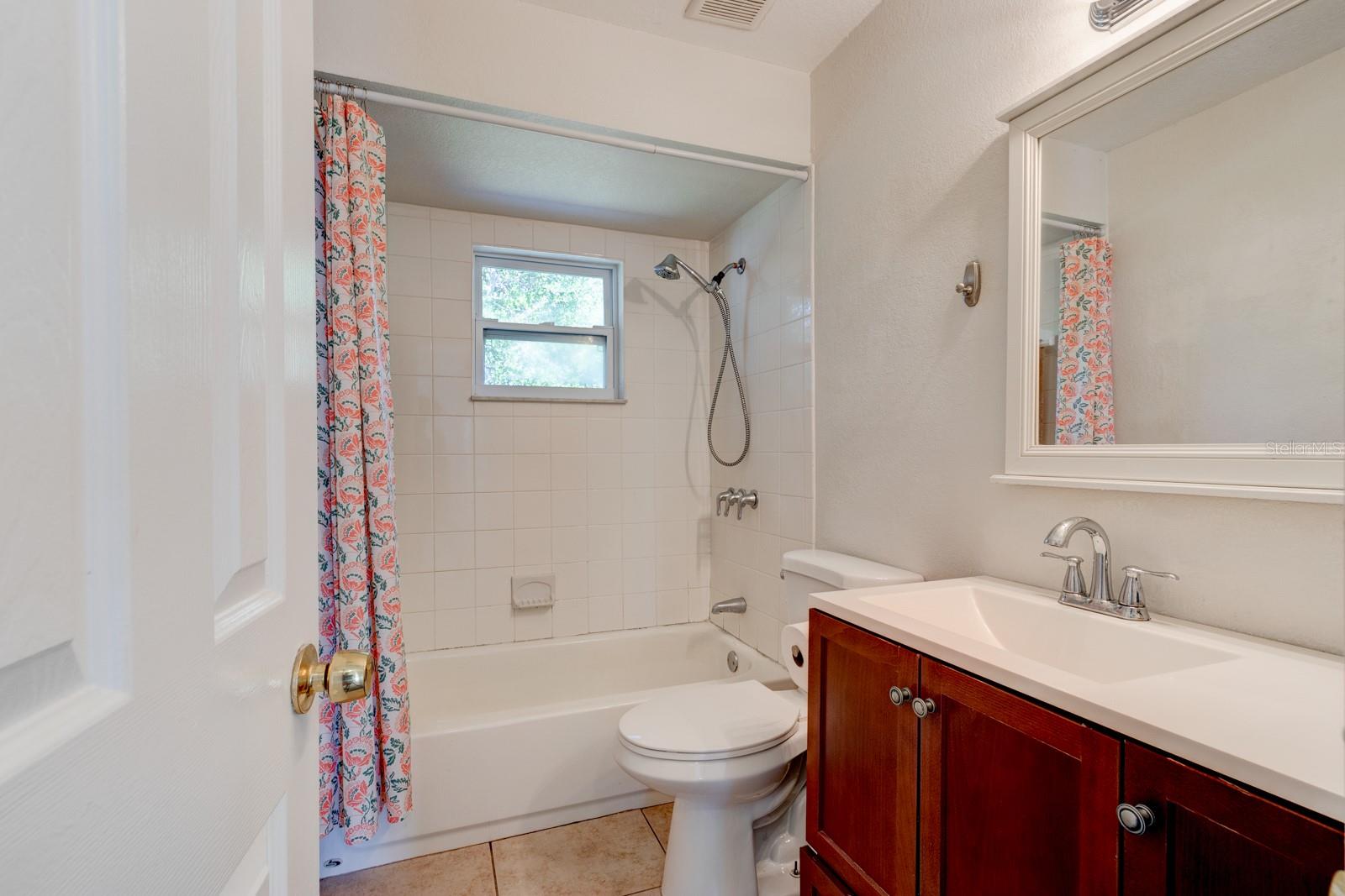 Image 11 of 17 For 714 Oakwood Avenue