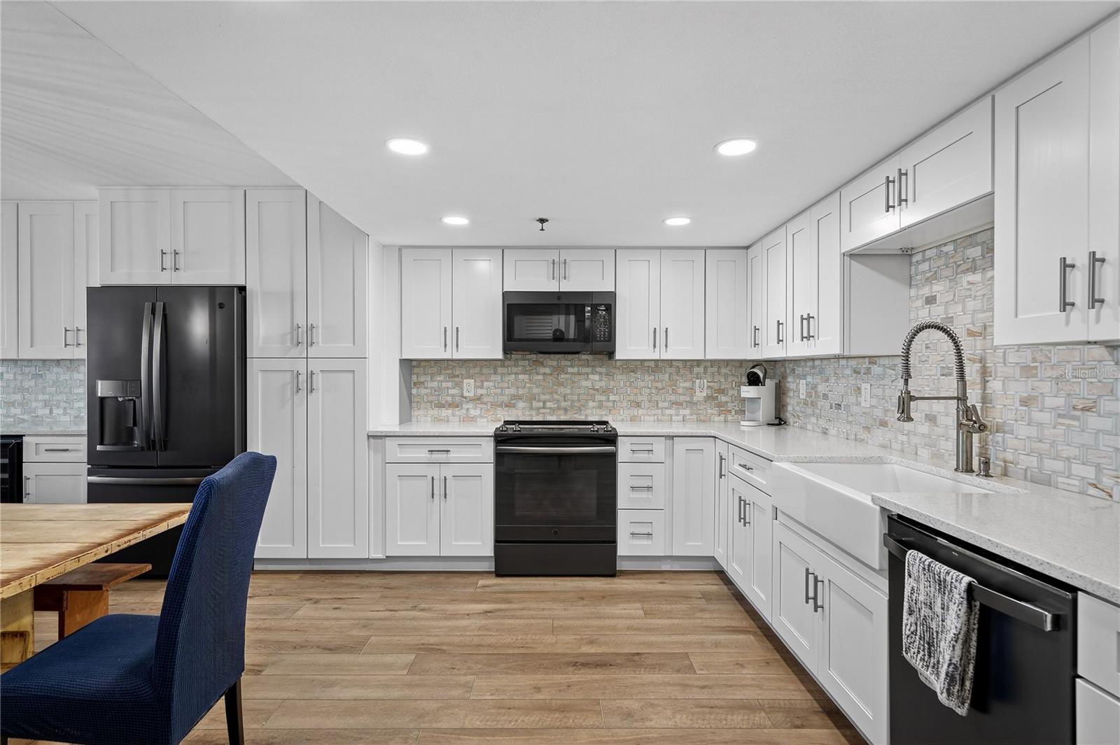 Image 12 of 51 For 6727 Turtlemound Road 218