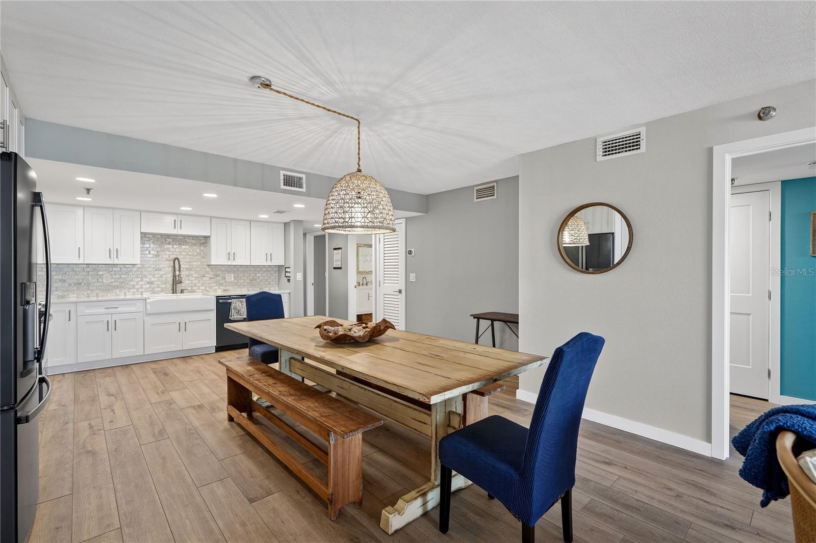 Image 16 of 51 For 6727 Turtlemound Road 218