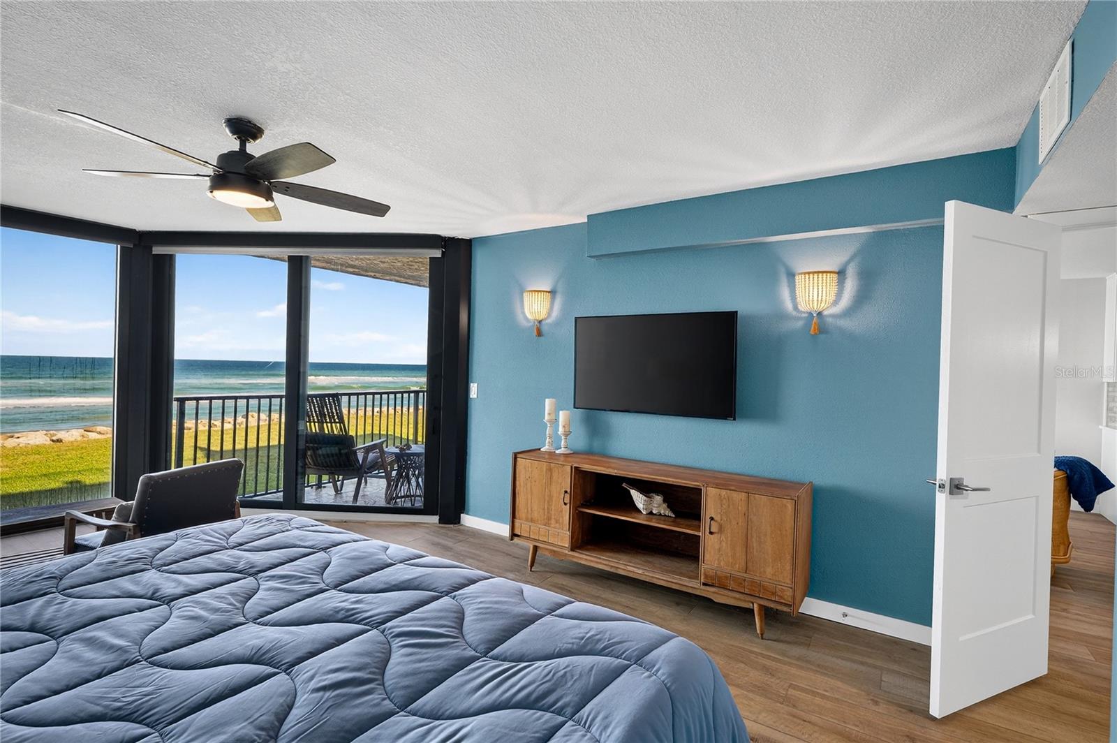 Image 26 of 51 For 6727 Turtlemound Road 218