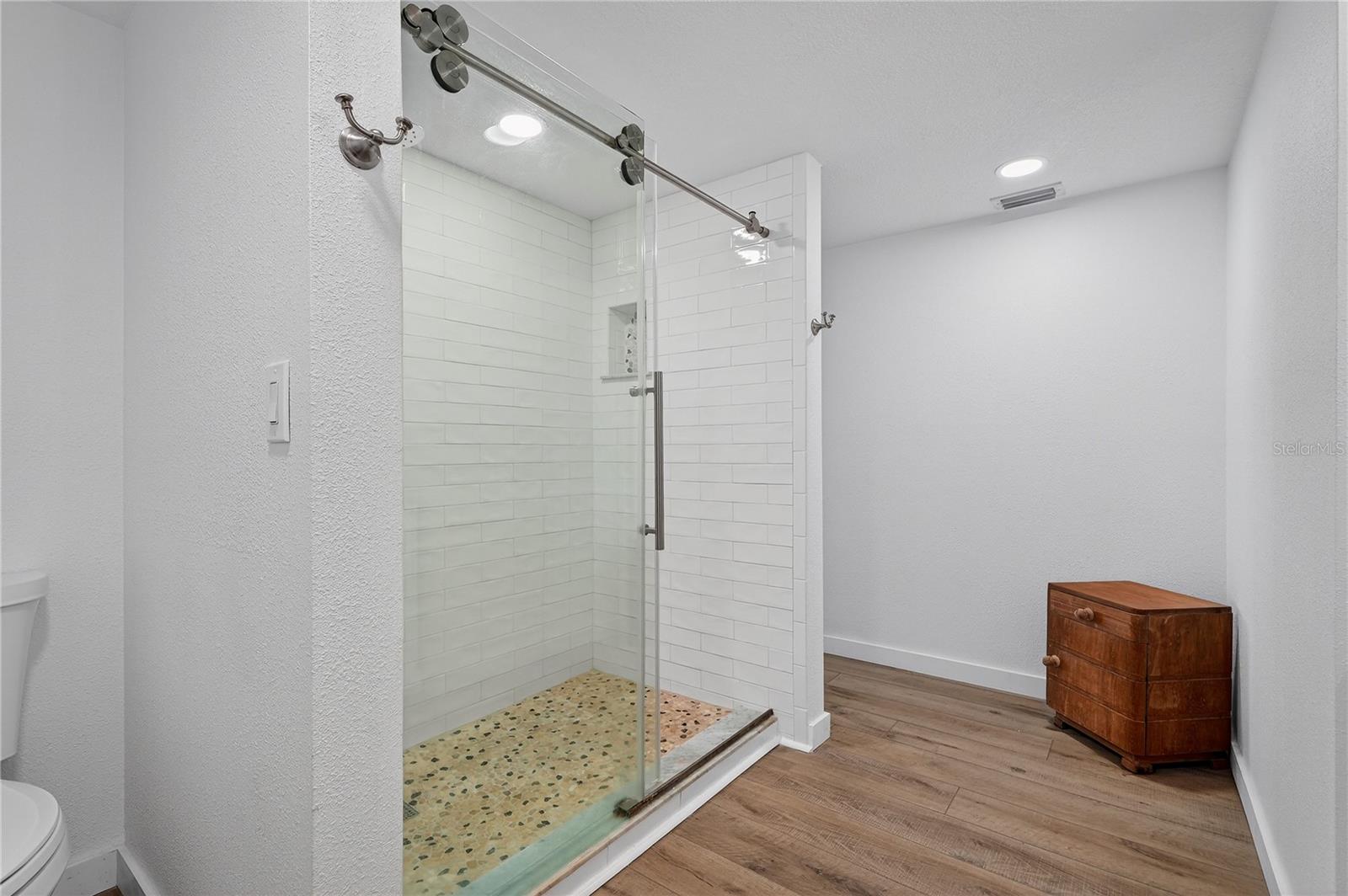 Image 31 of 51 For 6727 Turtlemound Road 218