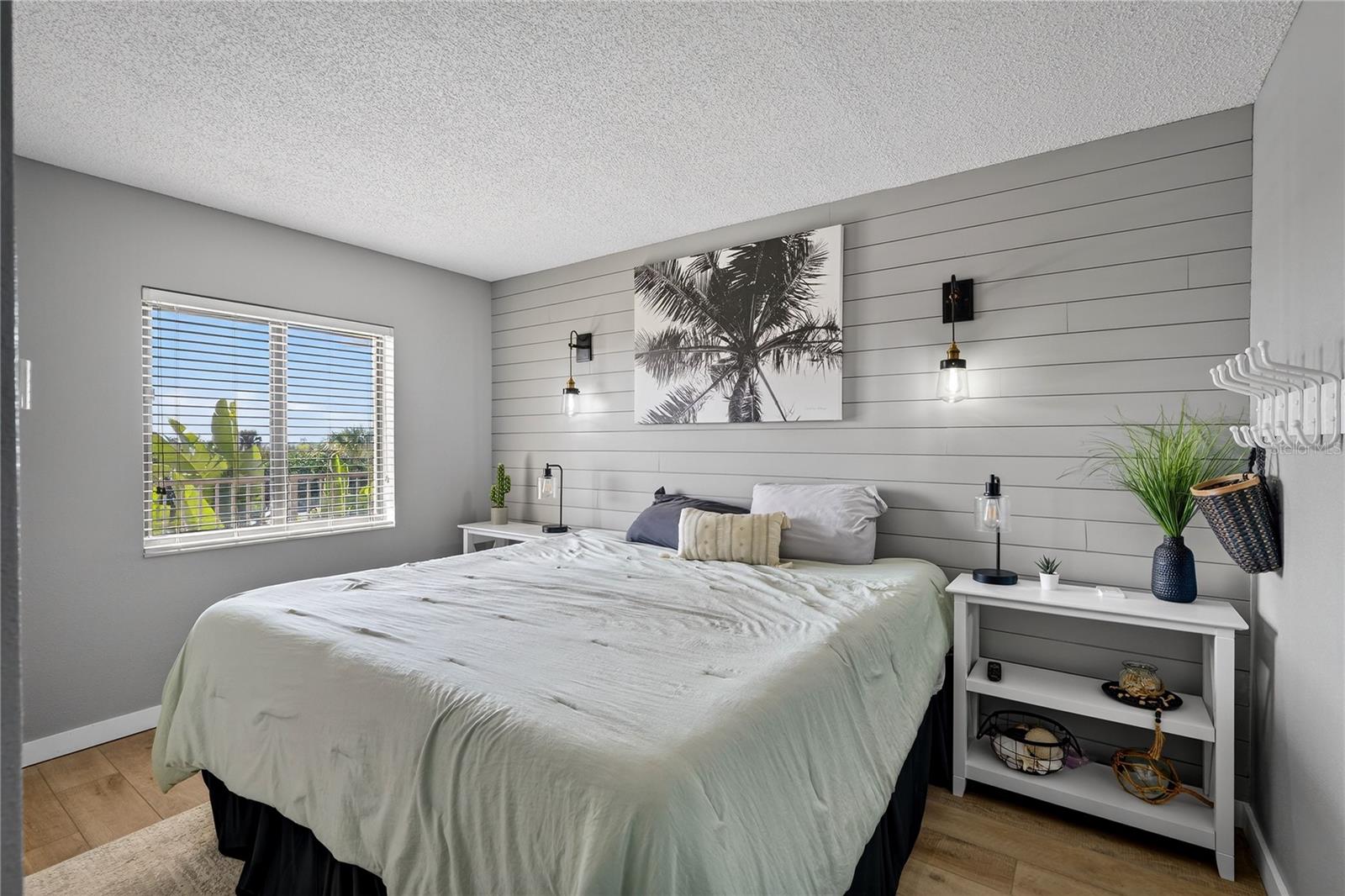 Image 8 of 51 For 6727 Turtlemound Road 218