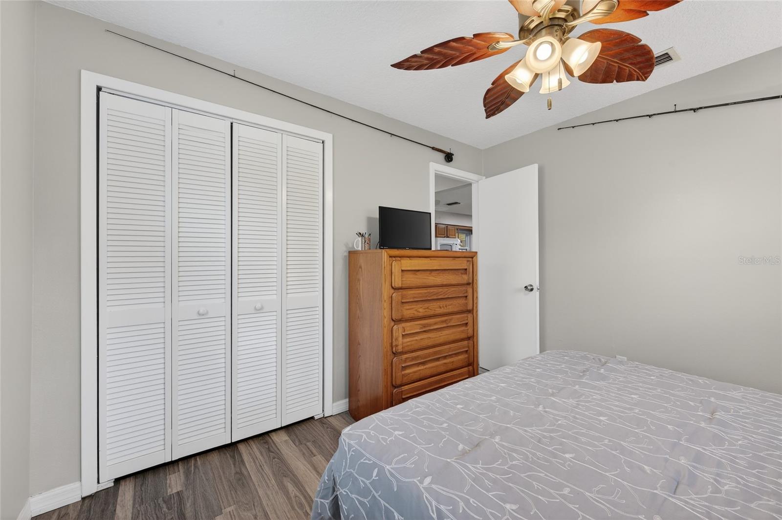 Image 12 of 38 For 805 14th Avenue