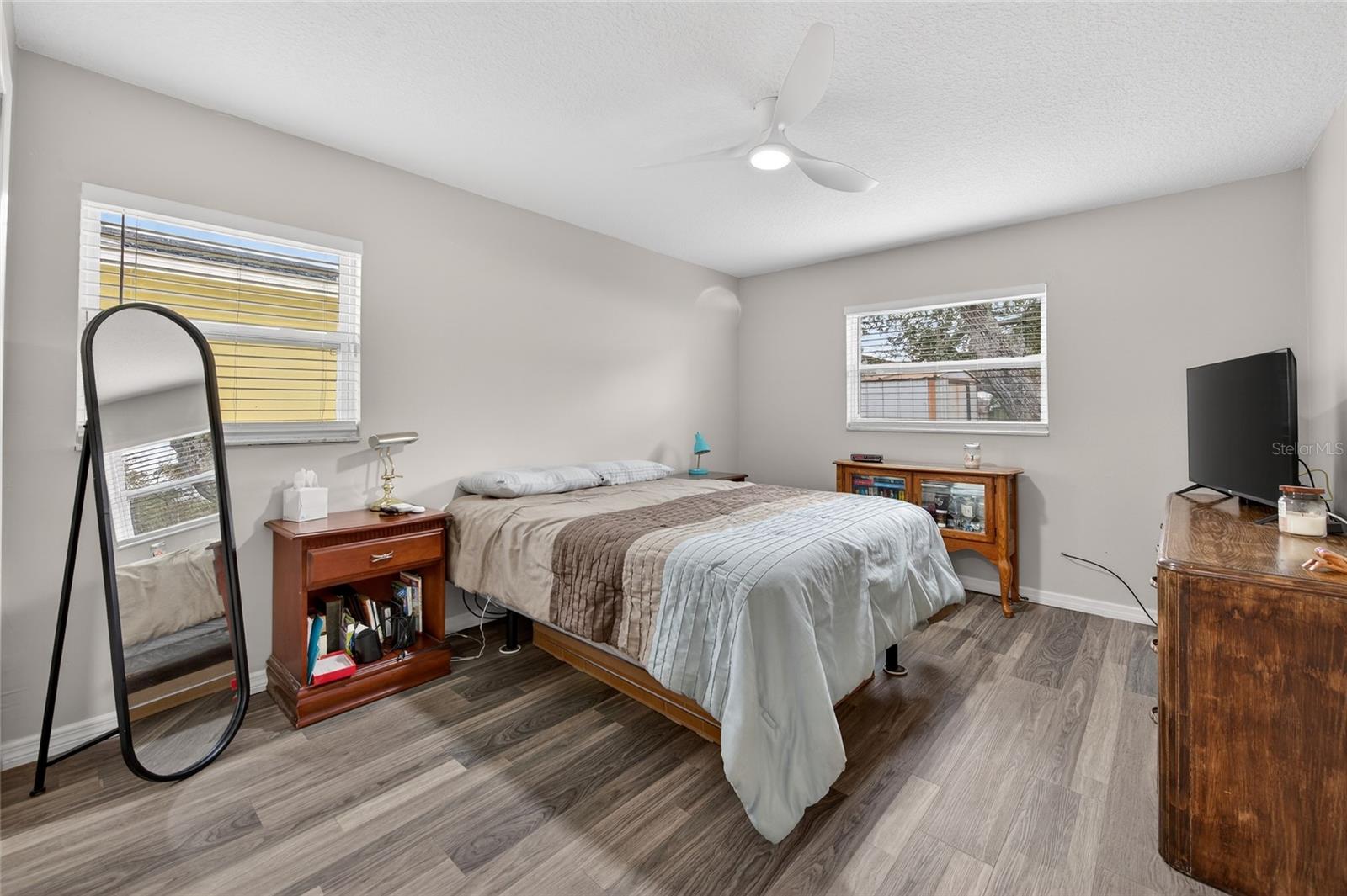 Image 14 of 38 For 805 14th Avenue