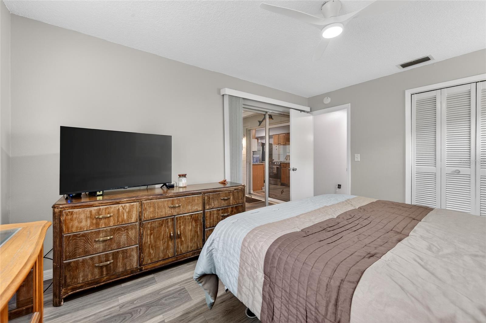 Image 15 of 38 For 805 14th Avenue